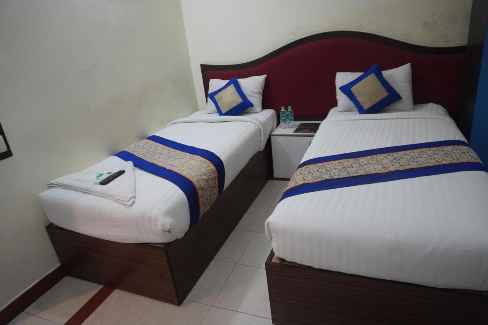 The Dolphin Park Hotel, Virugambakkam Hotel