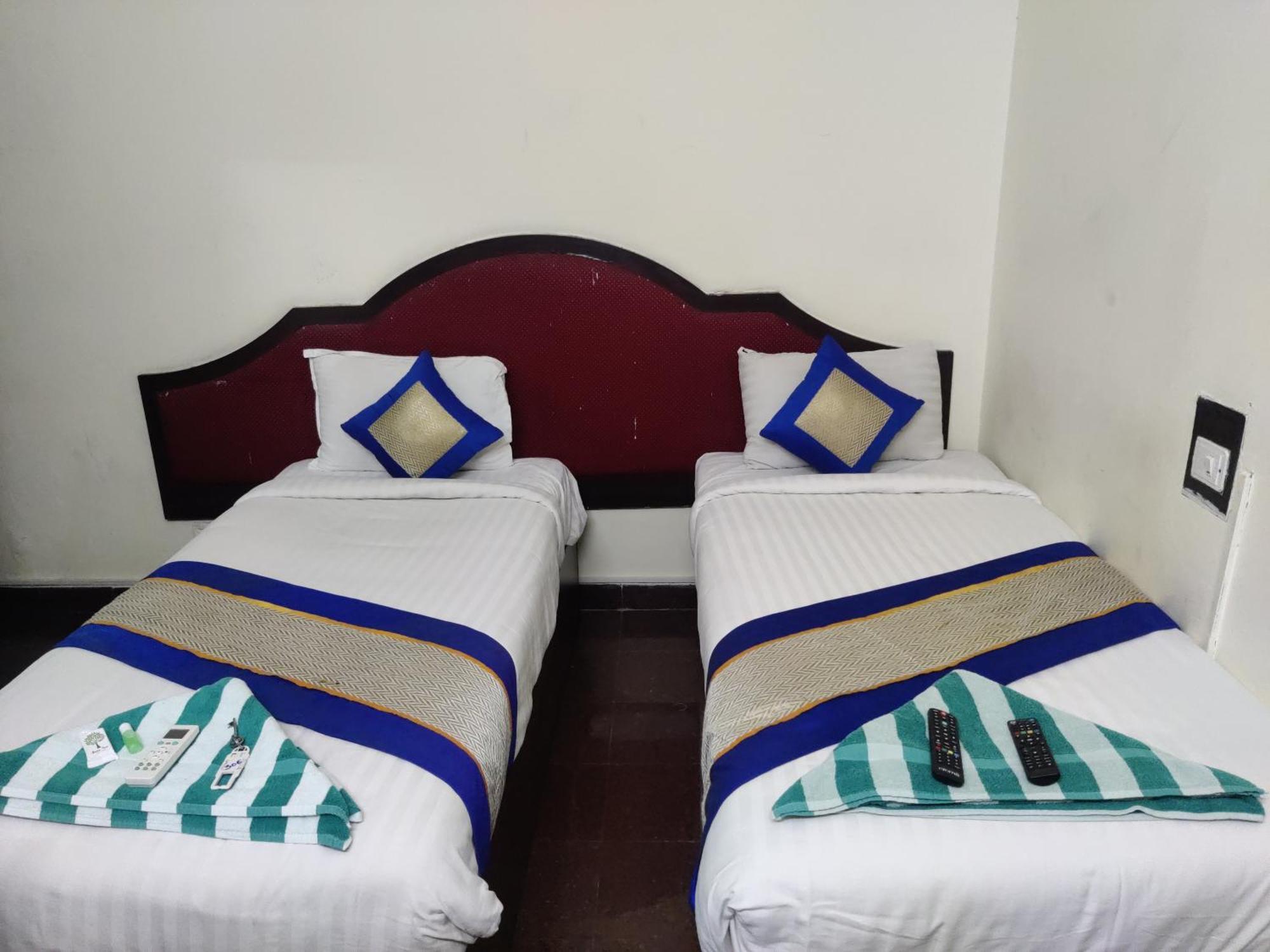 The Dolphin Park Hotel, Virugambakkam