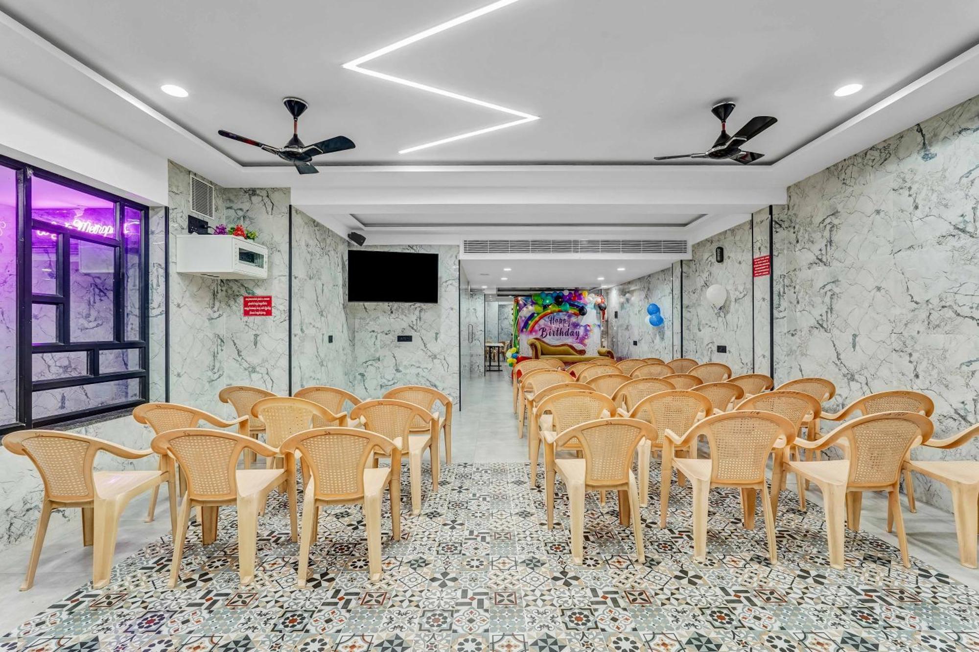 Hotel Season 4 Residences - Teynampet Near Apollo Hospital ,balaji Dental, Us Consulate Chennai