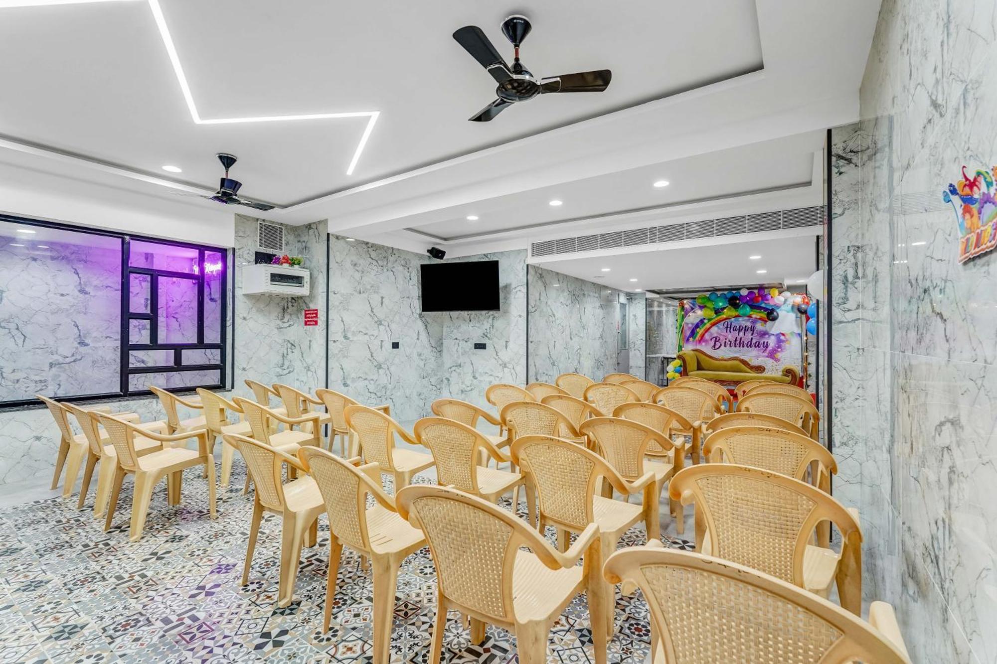 Hotel Season 4 Residences - Teynampet Near Apollo Hospital ,balaji Dental, Us Consulate Chennai
