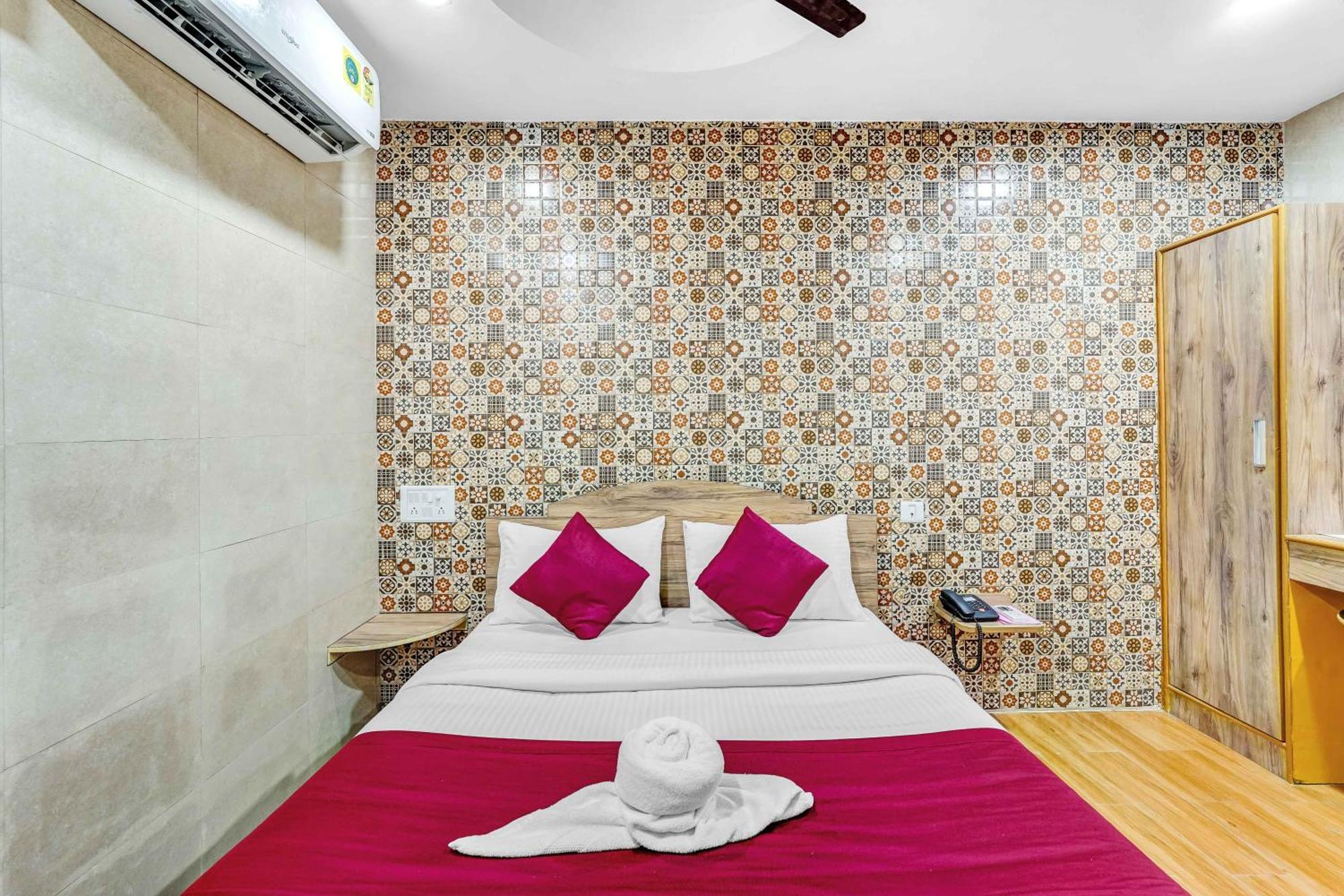 Hotel Season 4 Residences - Teynampet Near Apollo Hospital ,balaji Dental, Us Consulate Chennai