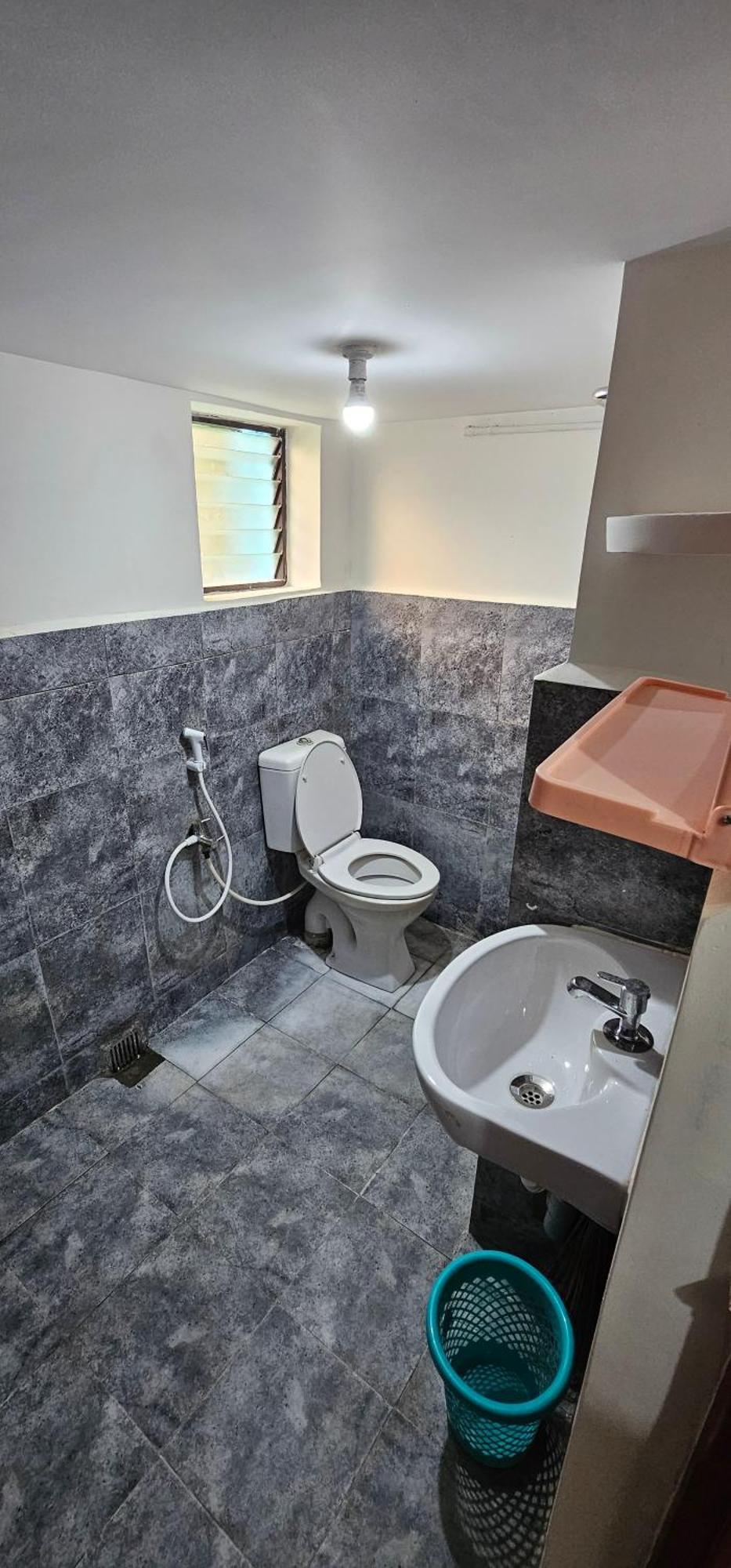 - Ac 3 Bhk Near Alrport Villa *