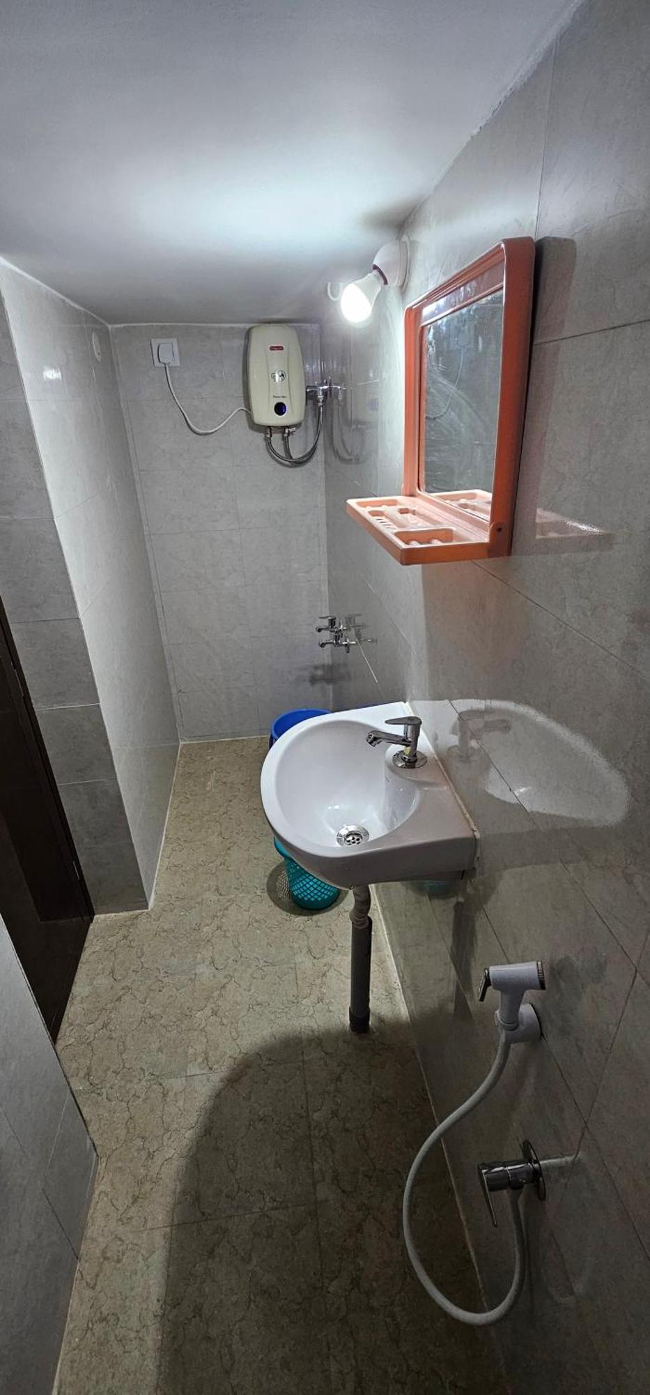 - Ac 3 Bhk Near Alrport Villa