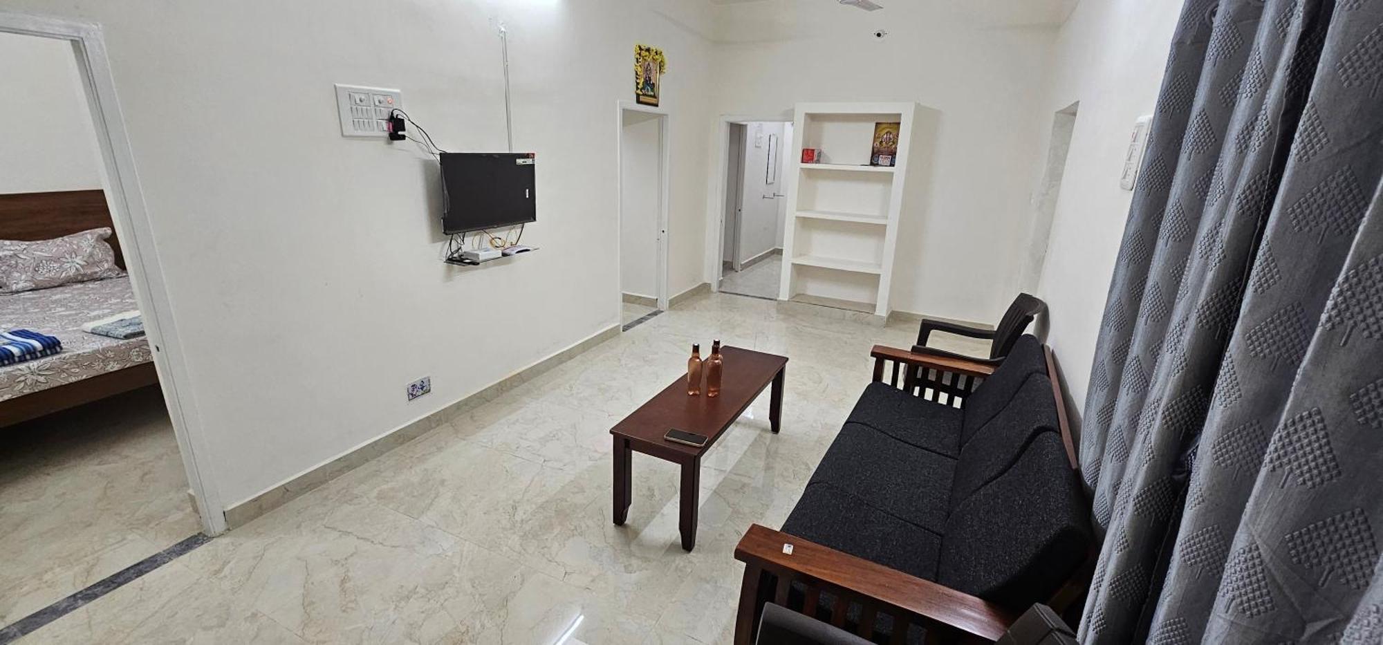 - Ac 3 Bhk Near Alrport *