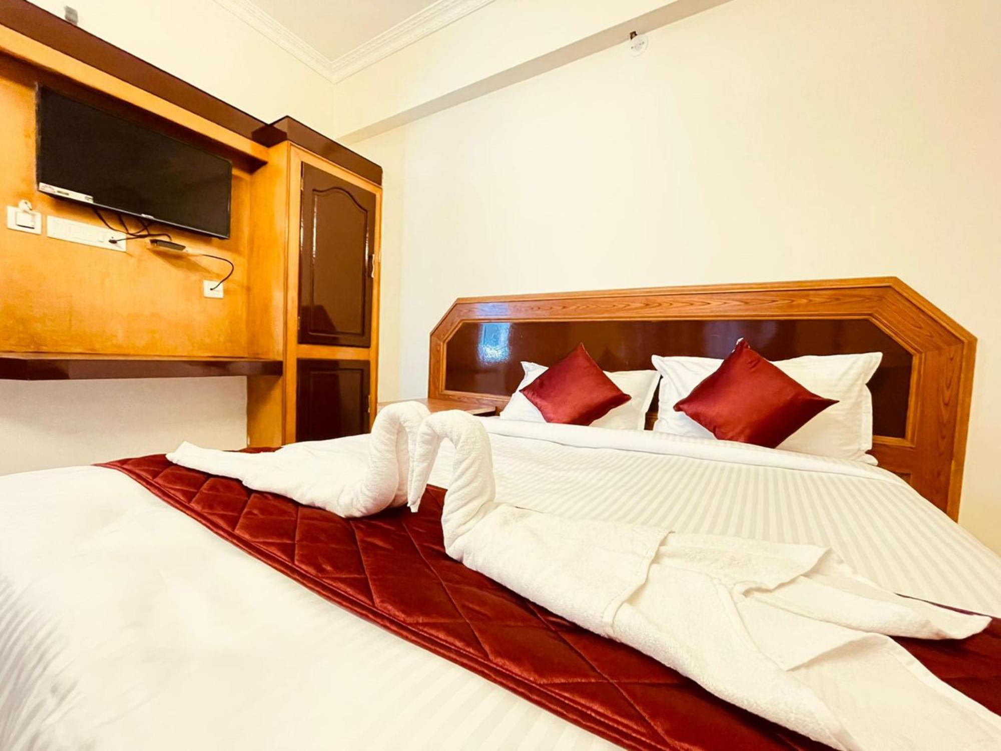 Half Moon Hotel 3*