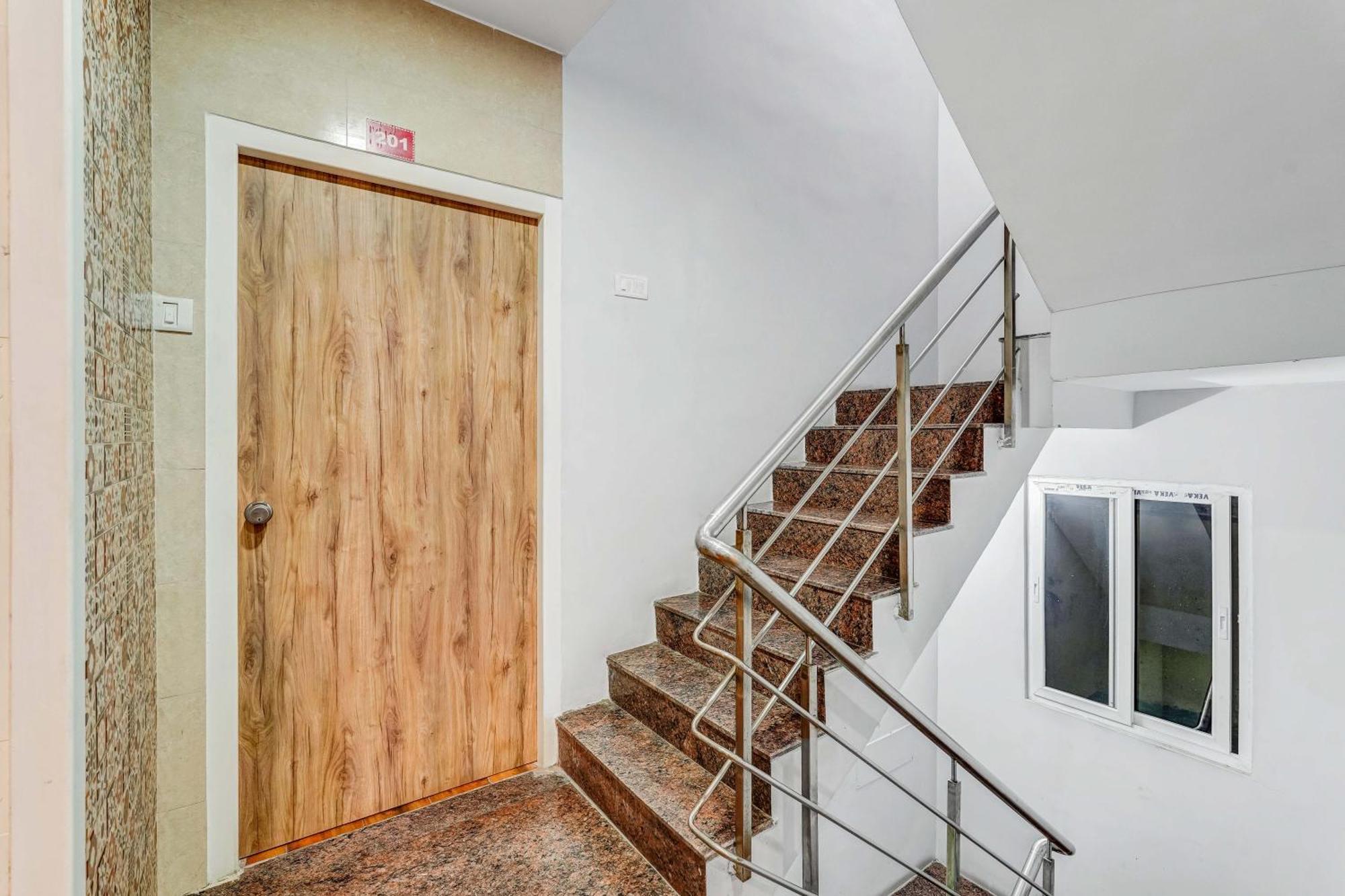 Season 4 Residences - 1bhk Furnished * Chennai