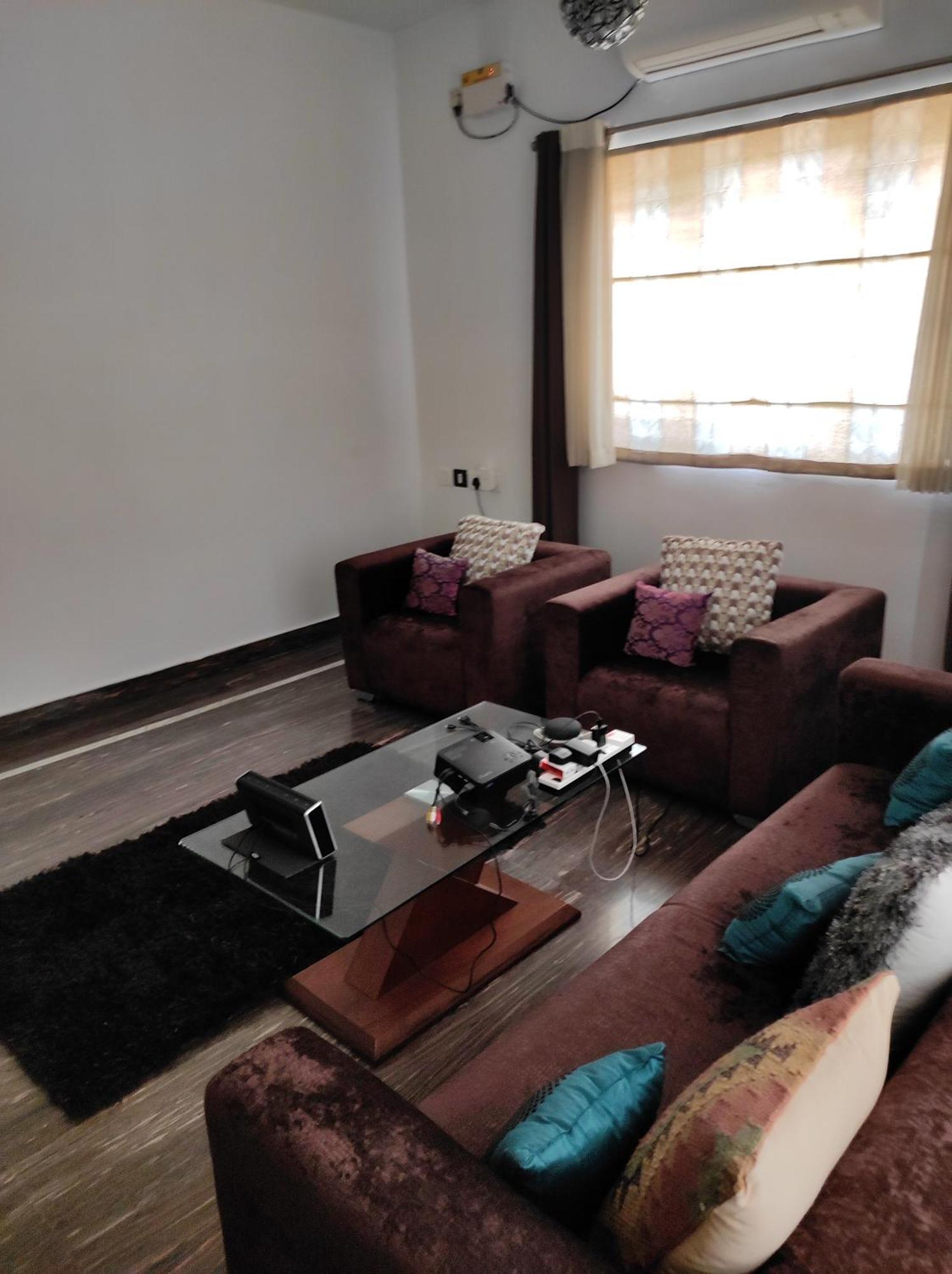 Homestay The House *