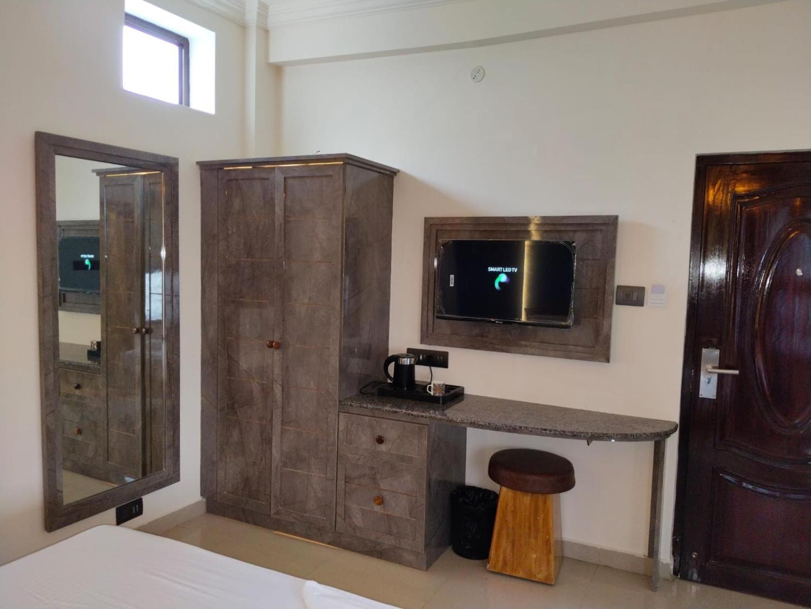 Hotel Ak International -