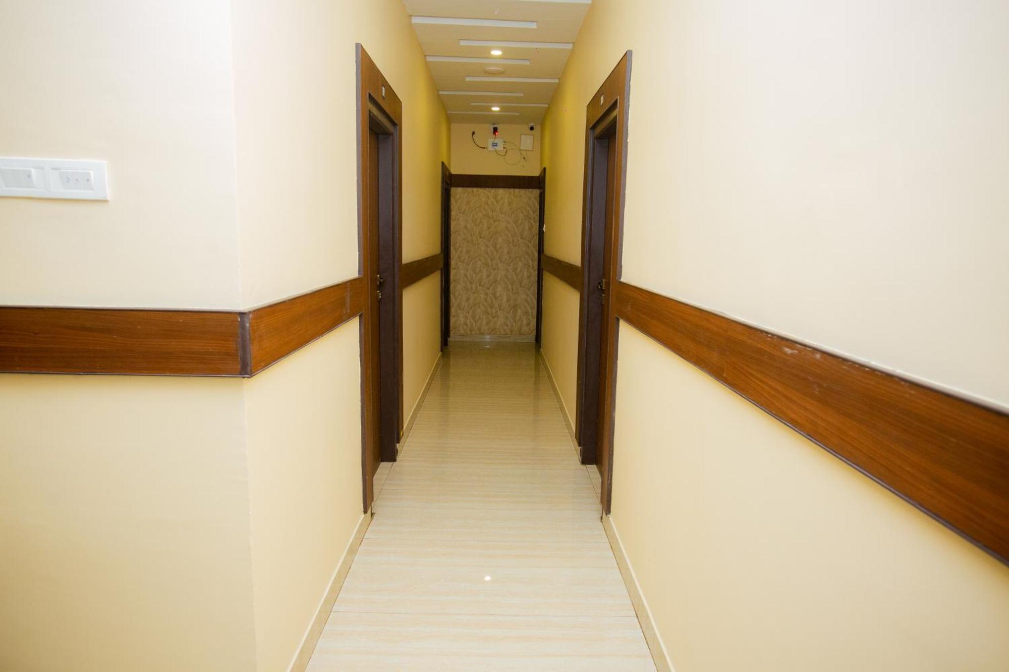 The Park Avenue - Business Class Near Railway Station Periyamet Pondok *