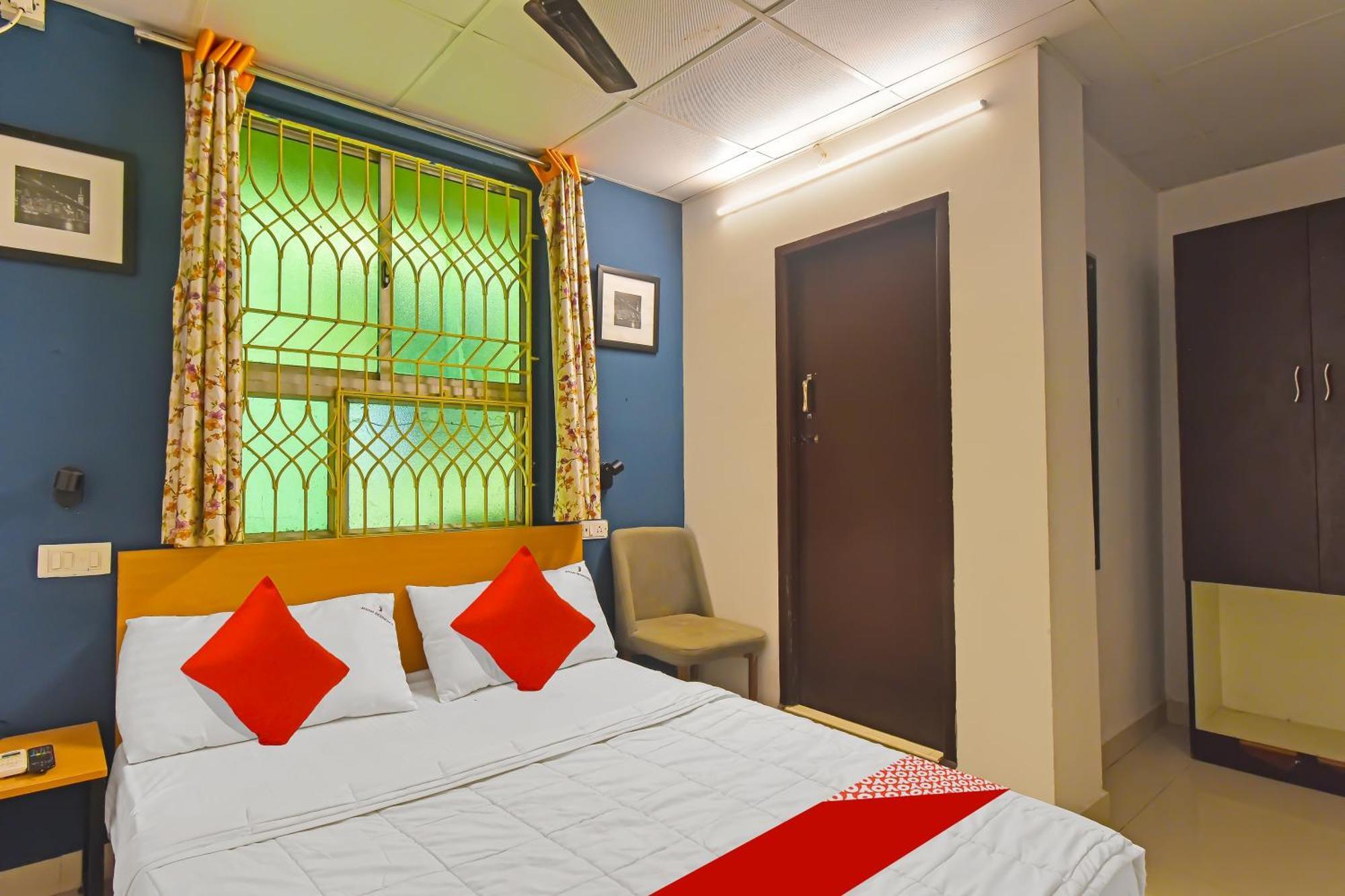 Hotel O Grand Residency Near Kasi Talkies