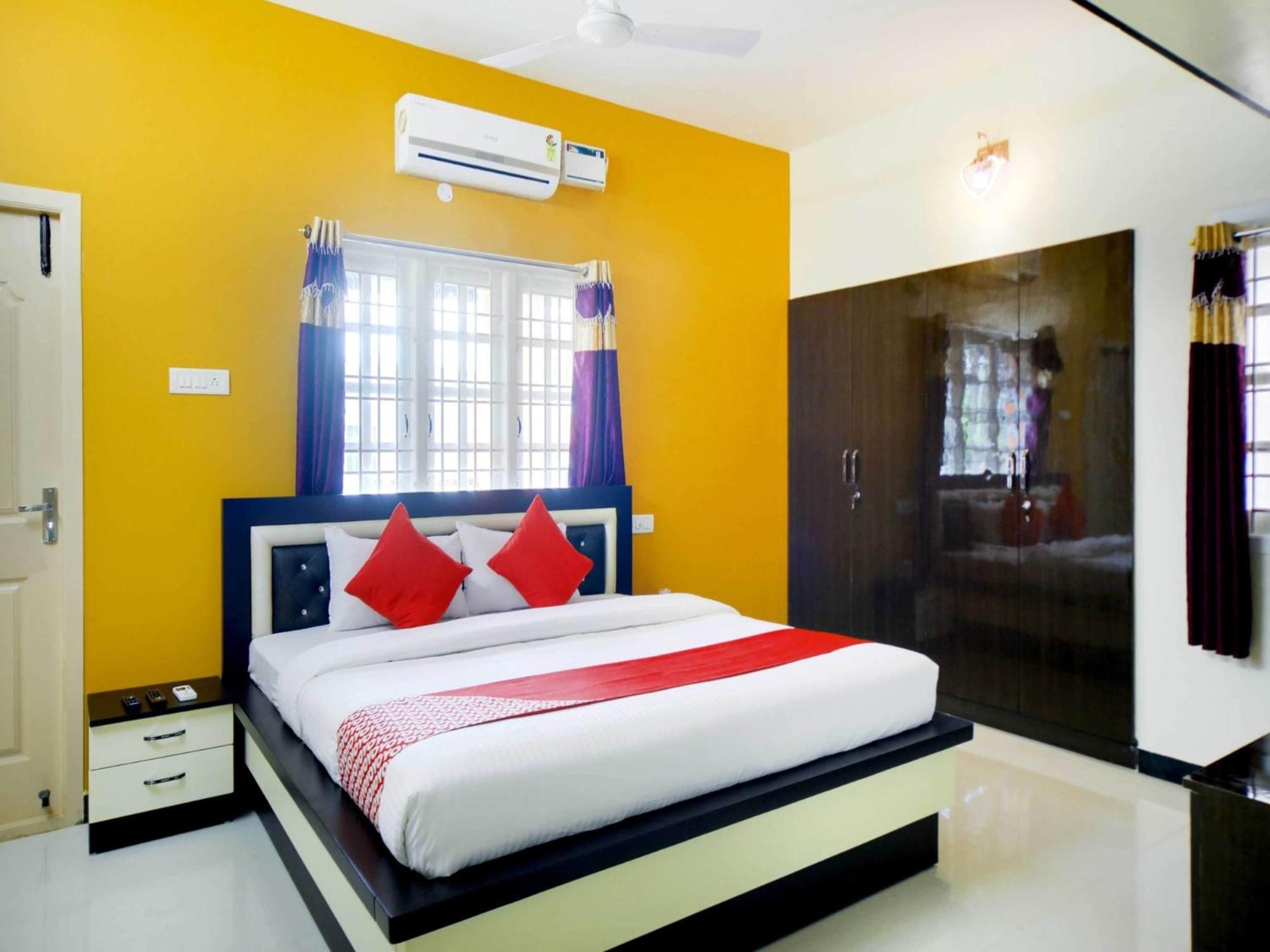Hotel Oyo Flagship Sri Sai Sathya Residency 3*