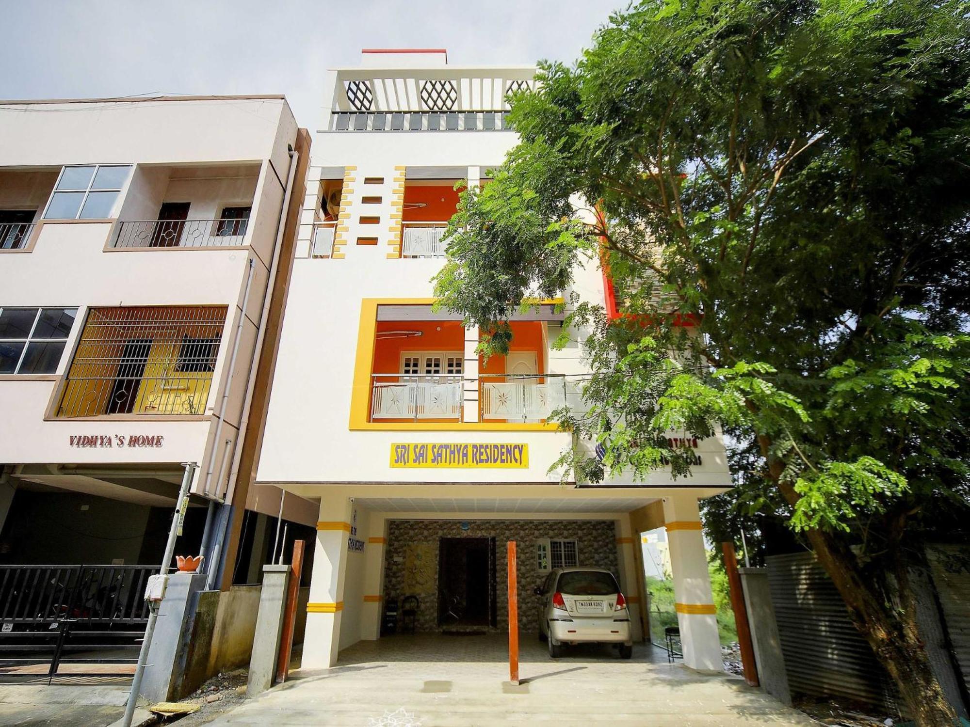 Oyo Flagship Sri Sai Sathya Residency Hotel 3*
