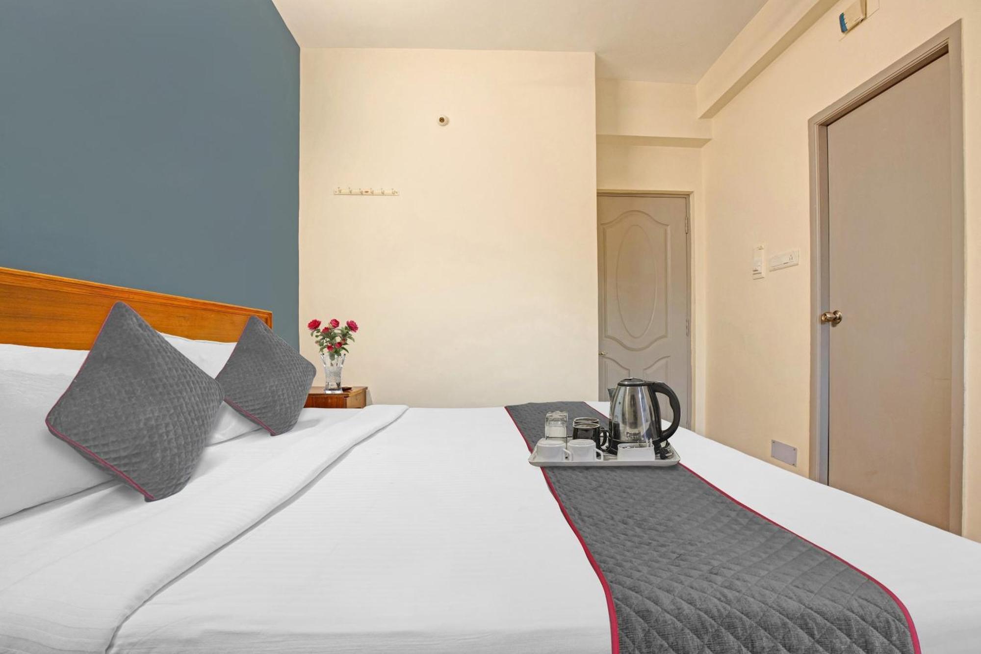 Hotel Super Townhouse Orchid Sankrish Near Balaji Dental College 3*
