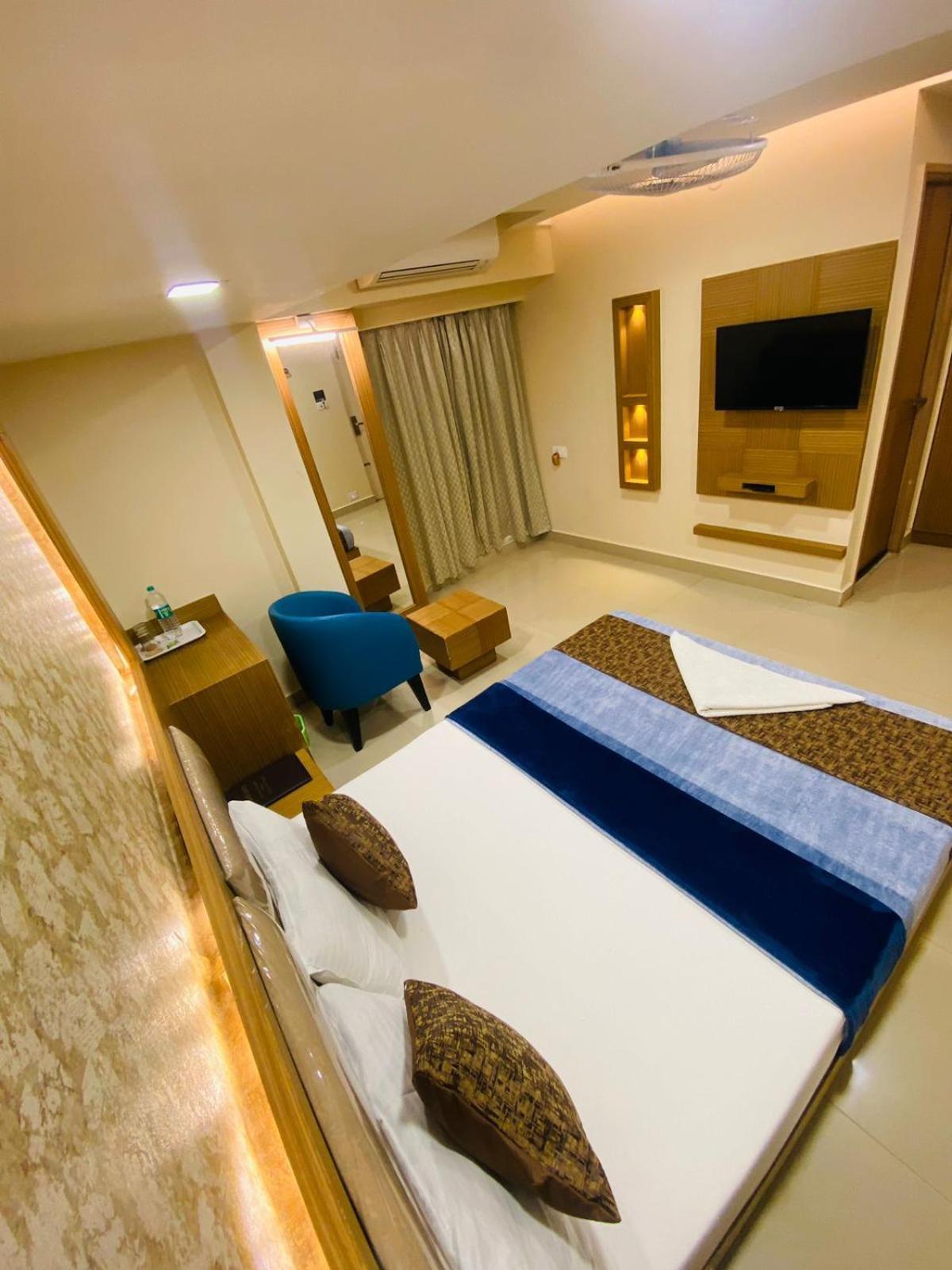 Greens - Business Class - Opposite Ripon Building * Chennai