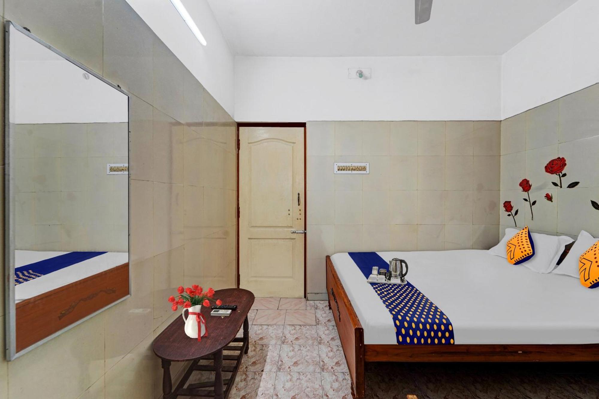 Spot On New Golden Star Near Thirumangalam Metro Station Hotel