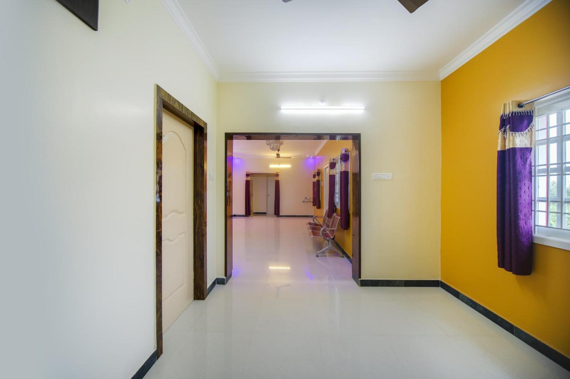 Hotel Oyo Flagship Sri Sai Sathya Residency 3*