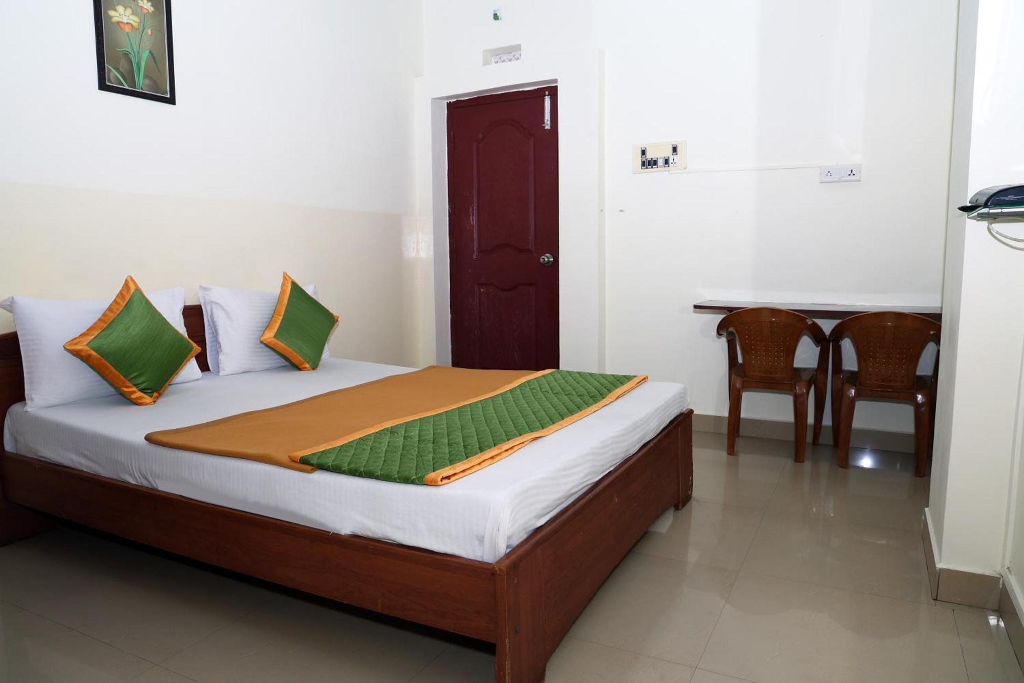 Royal Airport Lodge