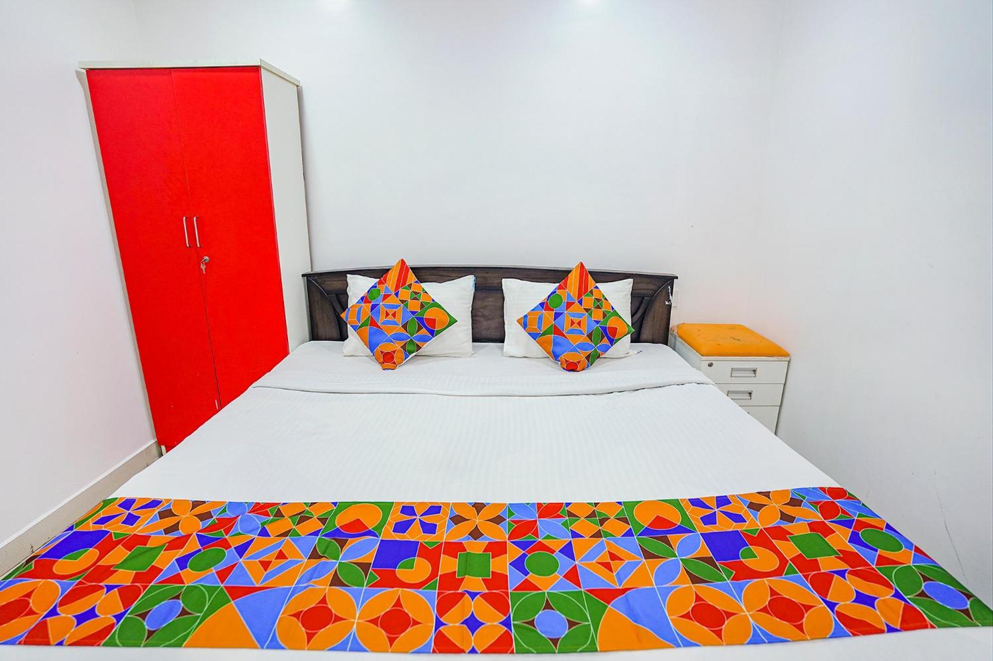 Fabexpress Lloyds I - Nr Korea Embassy 3* Chennai