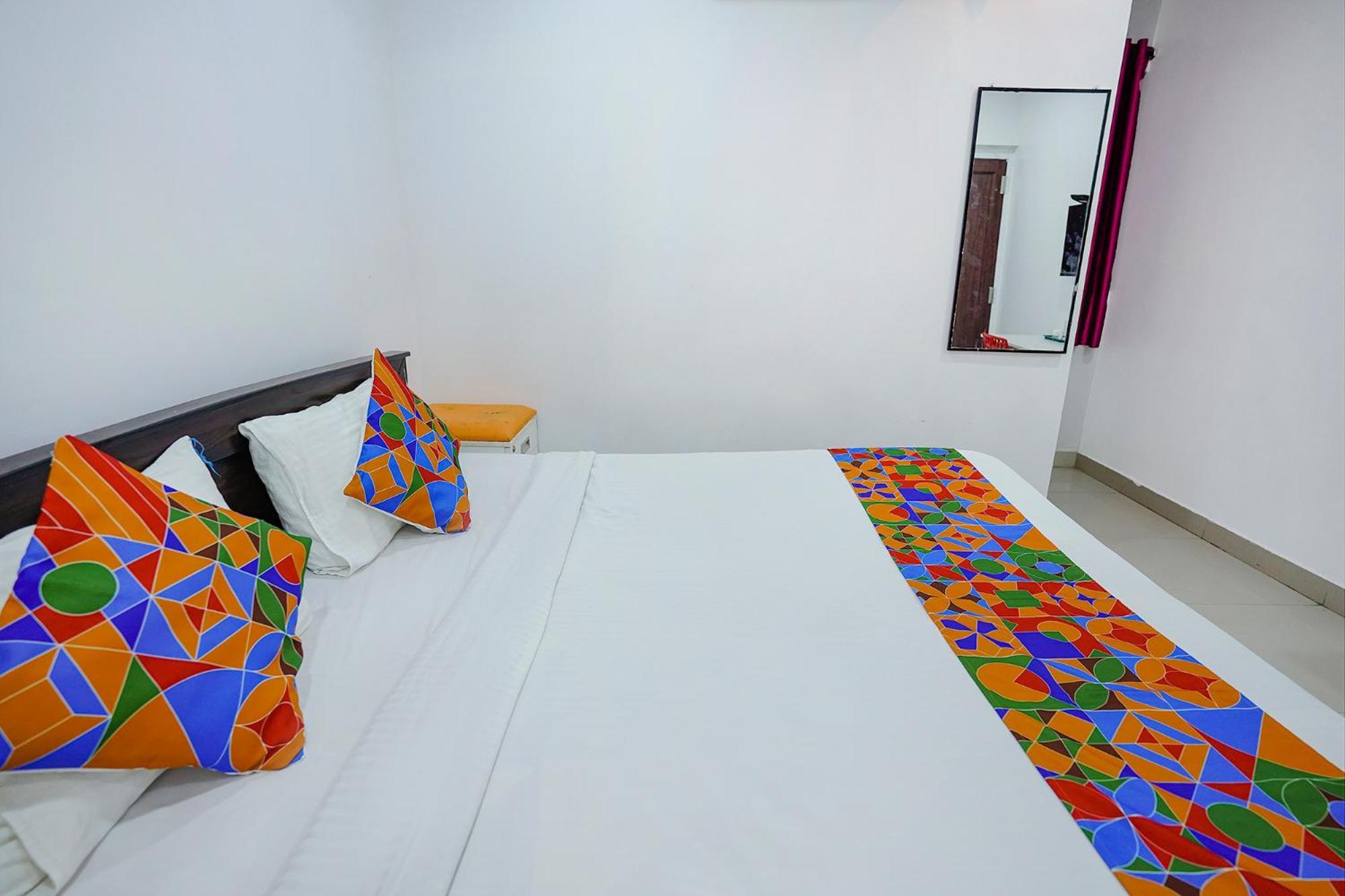 Hotel Fabexpress Lloyds I - Nr Korea Embassy Chennai