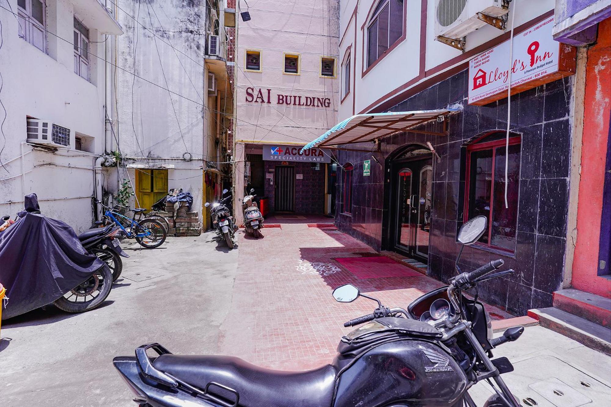 Fabexpress Lloyds I - Nr Korea Embassy 3* Chennai