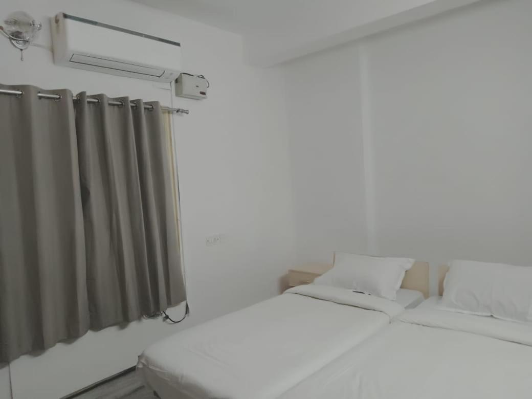 Roshini Serviced Guest house 2*