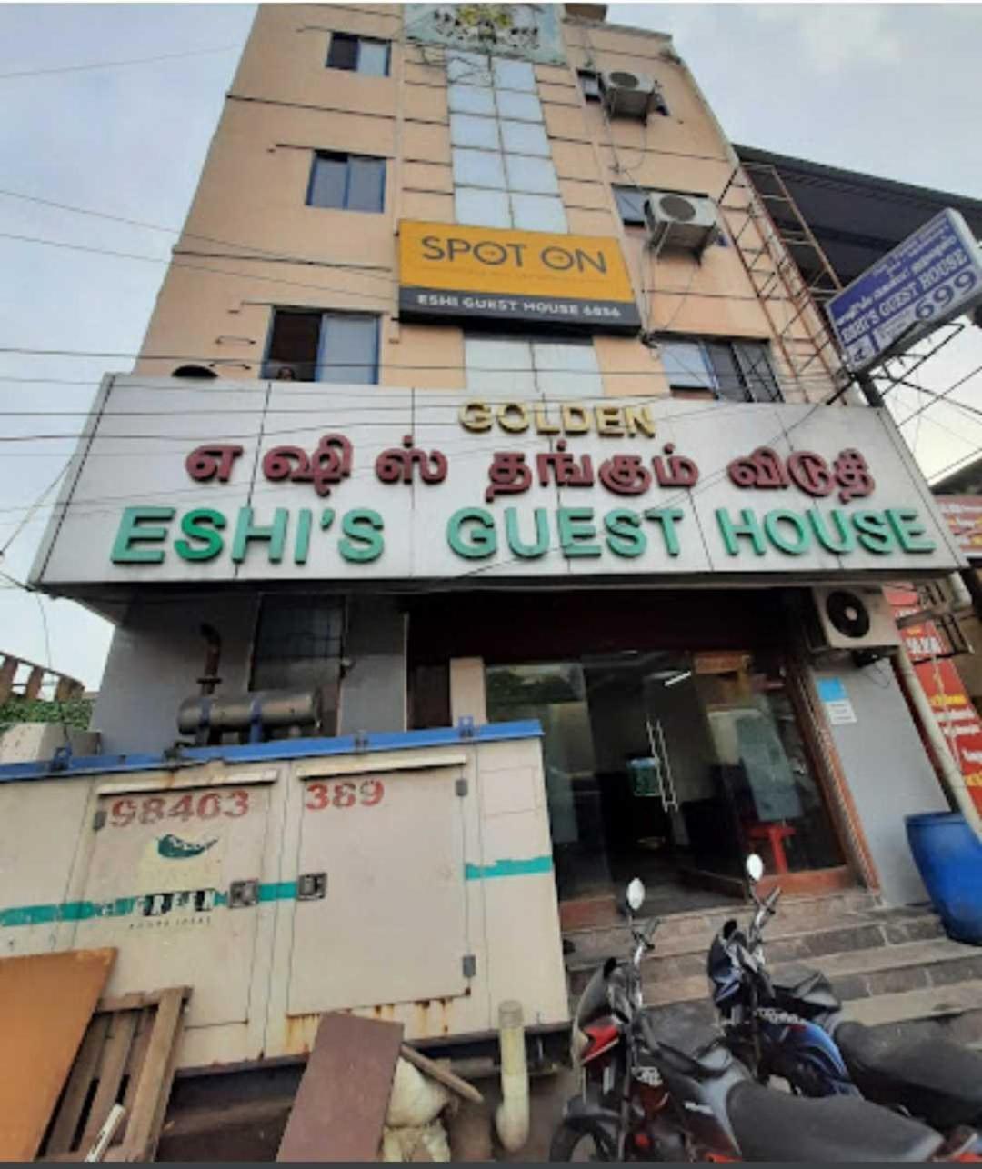 Spot On Eshi Near Pvr Cinemas Skywalk Hotel