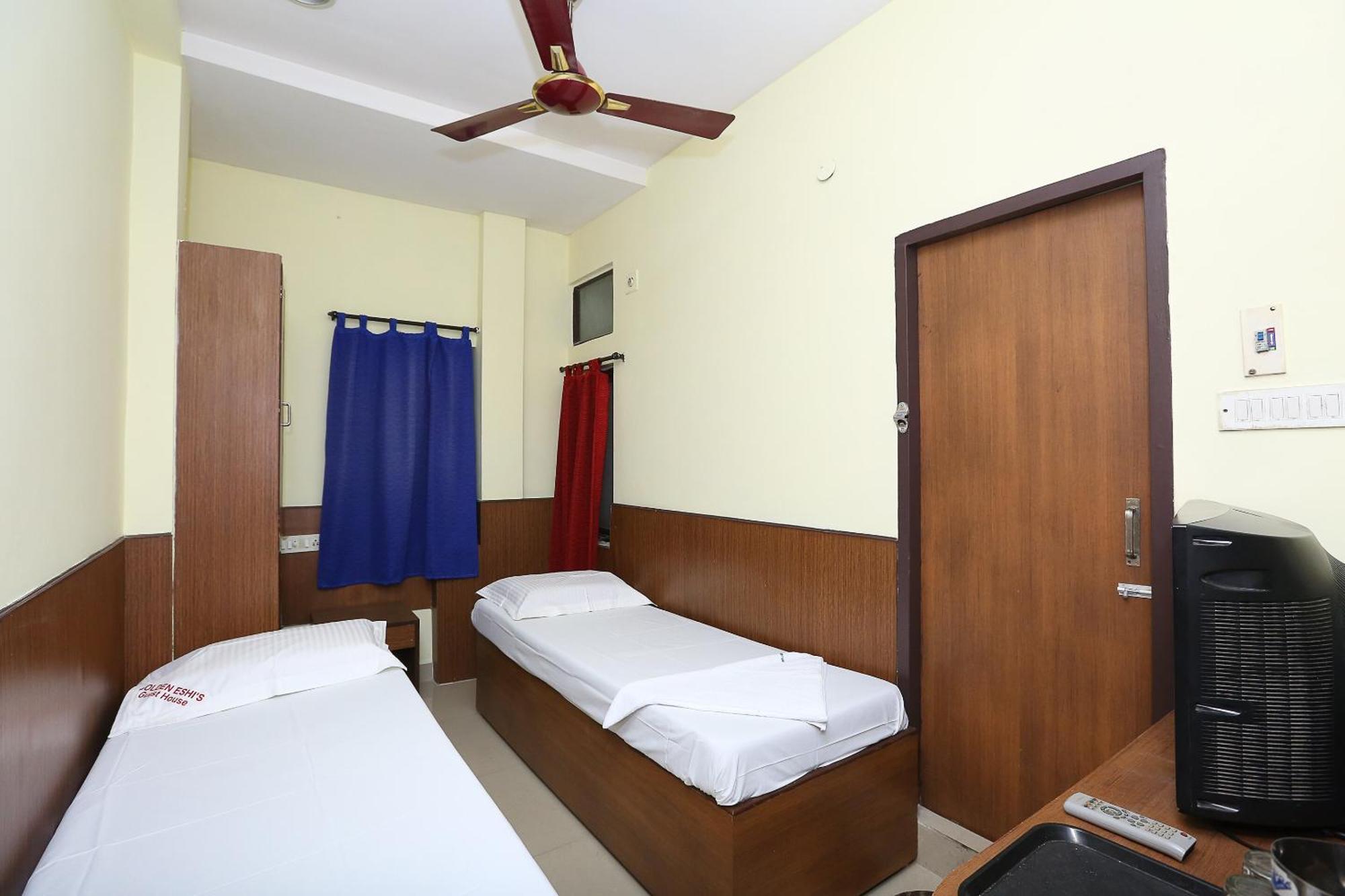 Spot On Eshi Near Pvr Cinemas Skywalk Hotel Chennai