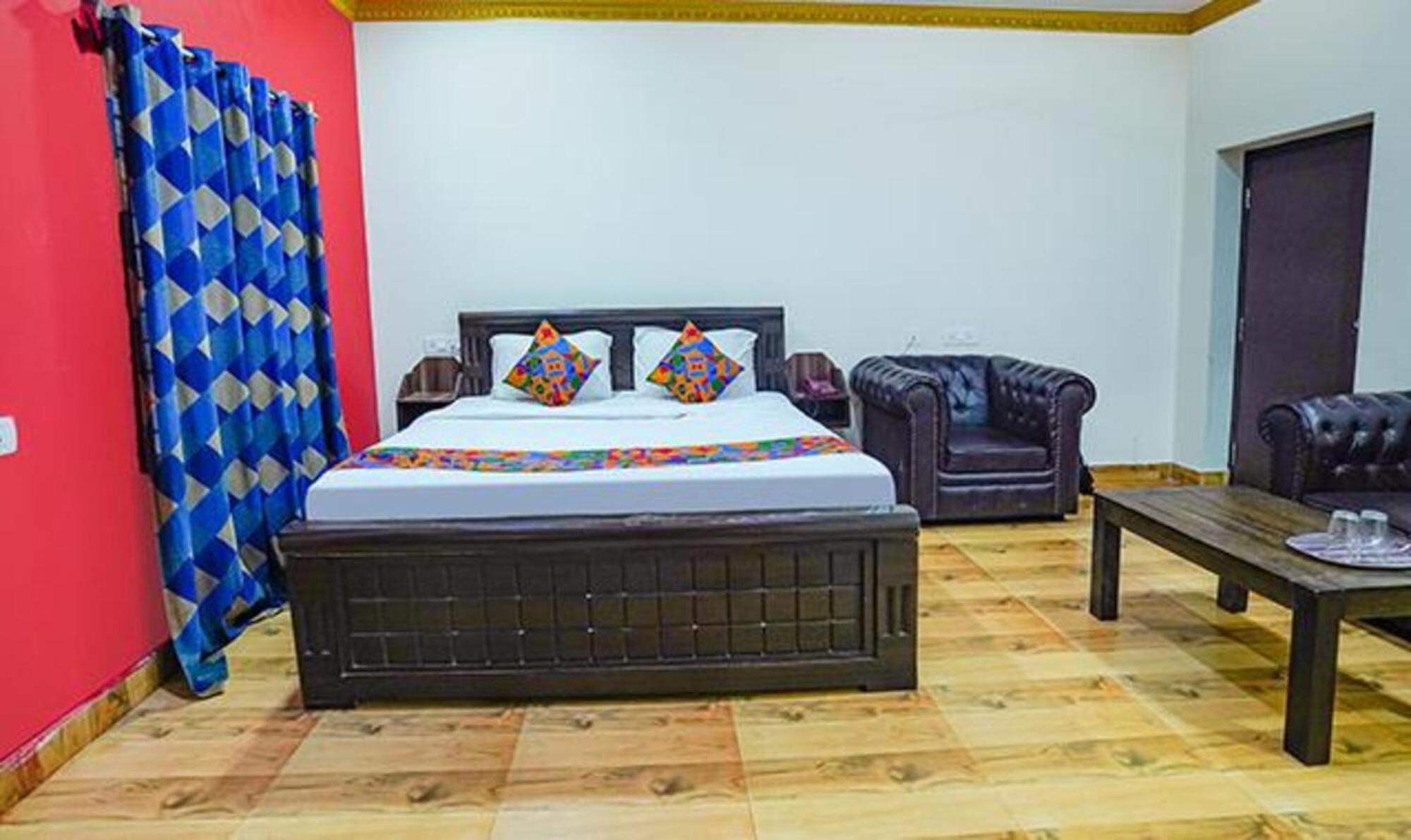 Hotel Fabexpress Lloyds - T Nagar