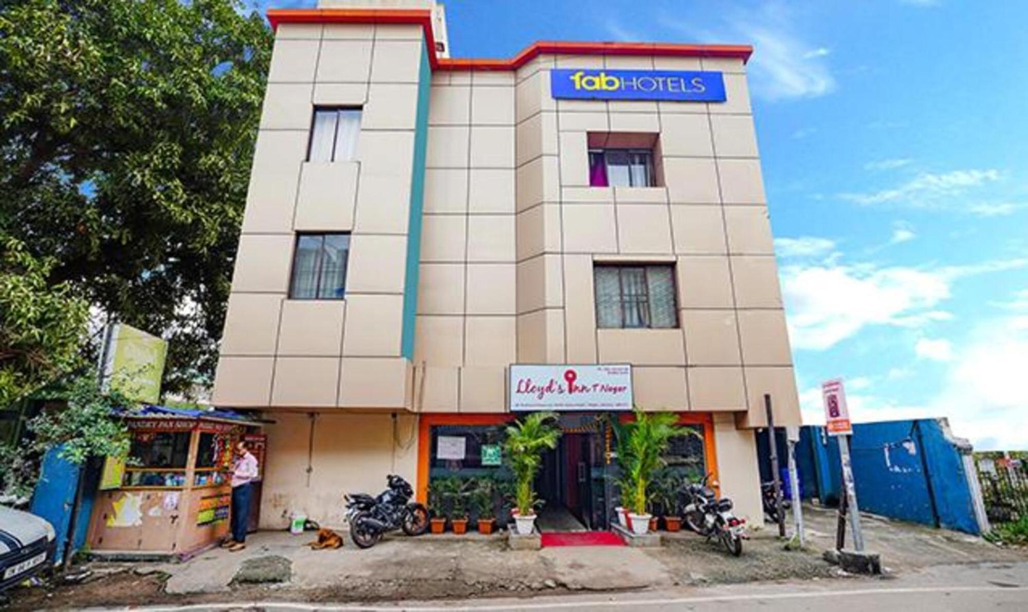 Hotel Fabexpress Lloyds - T Nagar