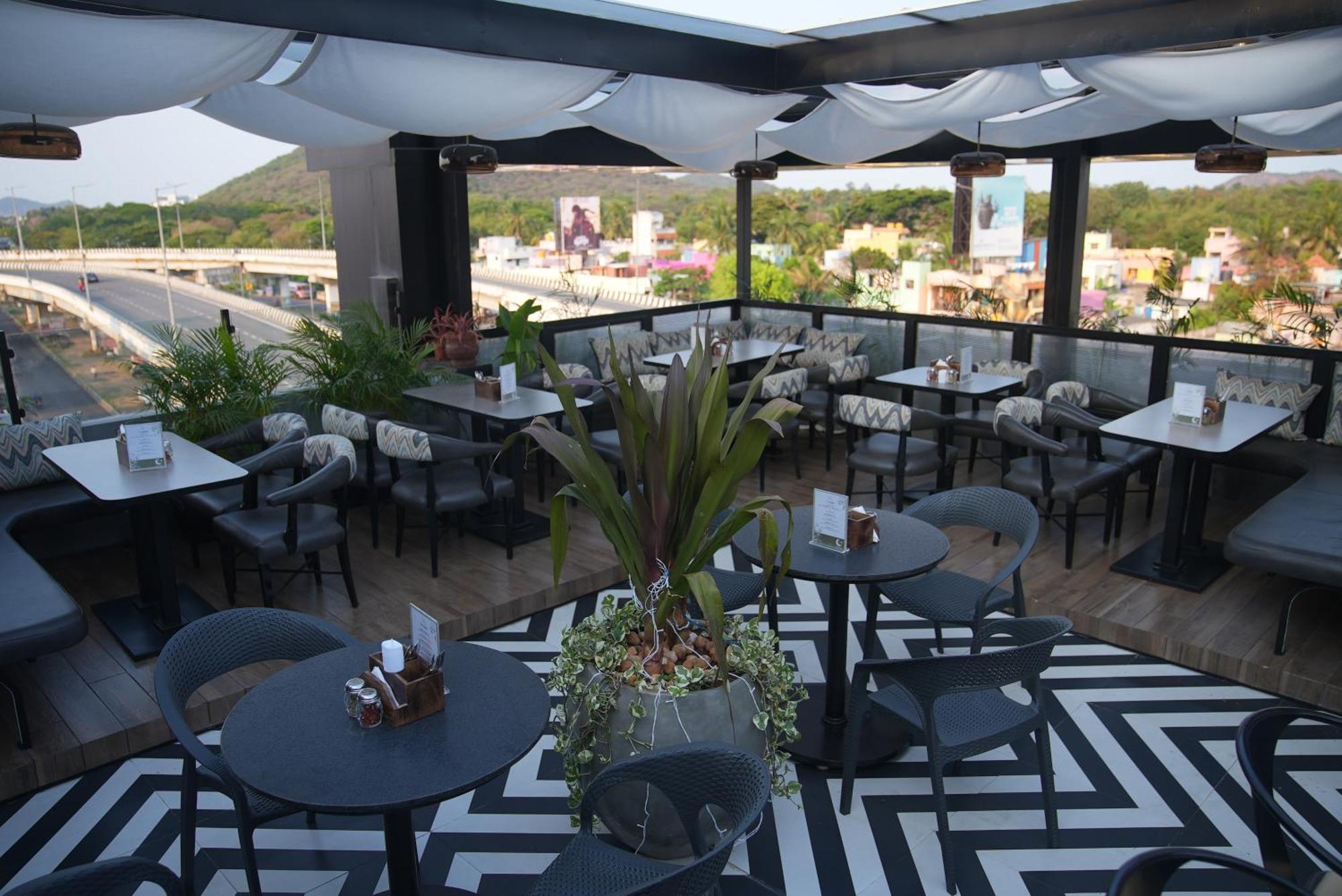 Srr Grand Hotel 3*
