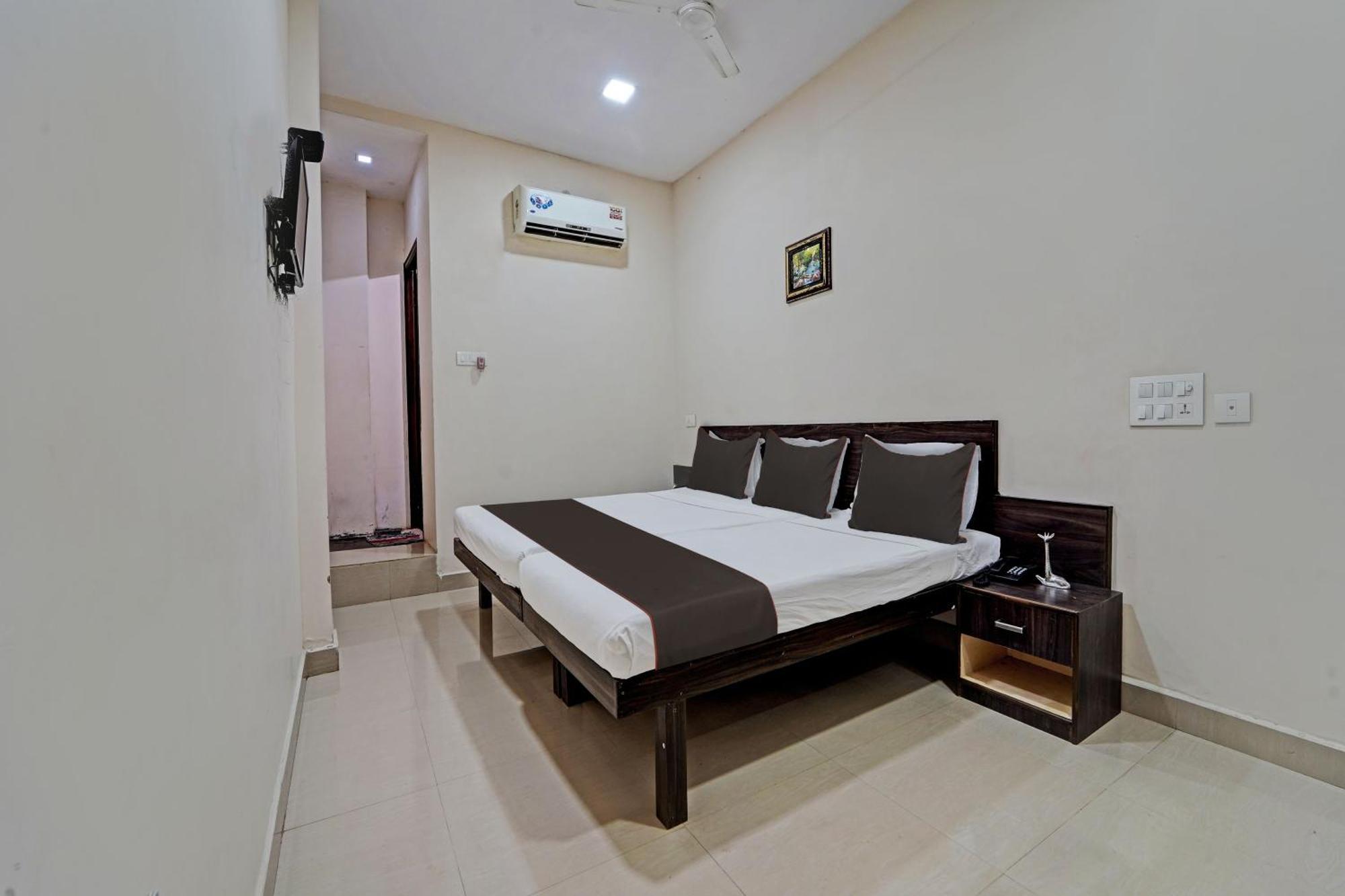 Collection O G Silver Near Airport 4* Chennai