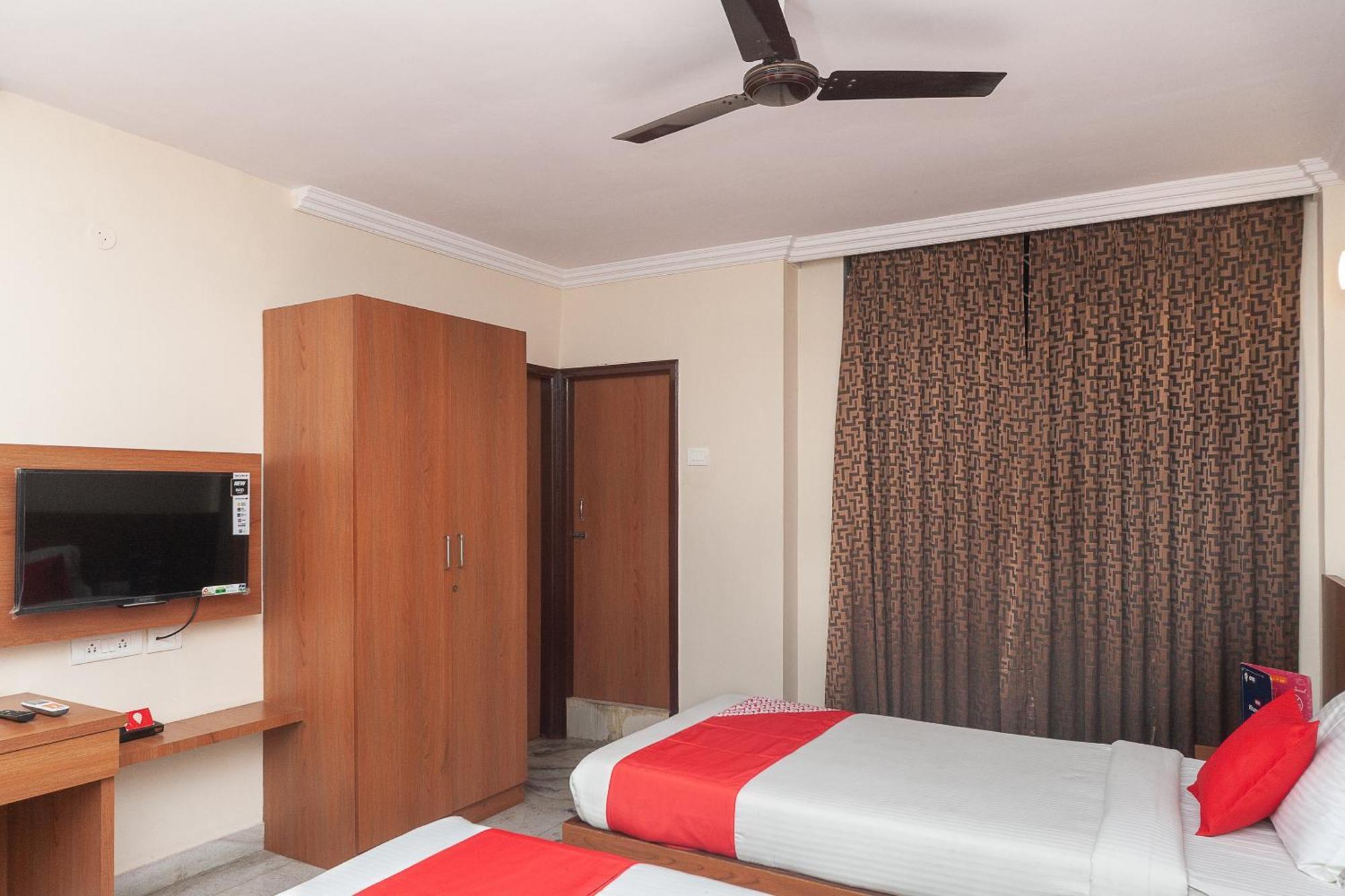 Hotel Flagship Raj Meridian 3*