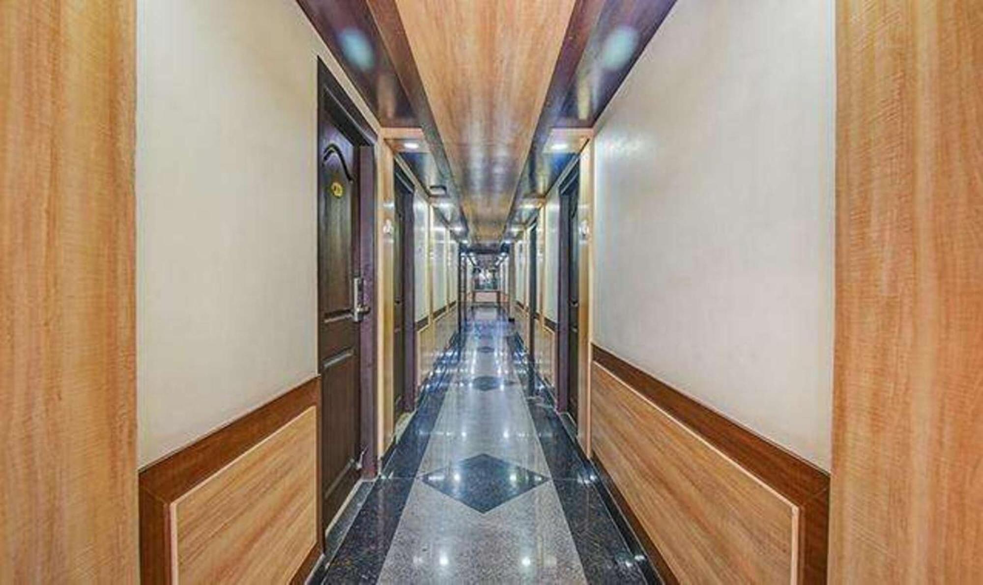 Fabhotel Palace - Nr Railway Station Hotel 3*