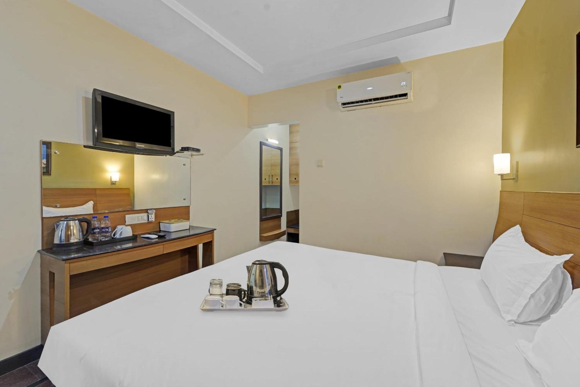 Oyo Townhouse 850 The Redfox Near Us Consulate 3* Chennai