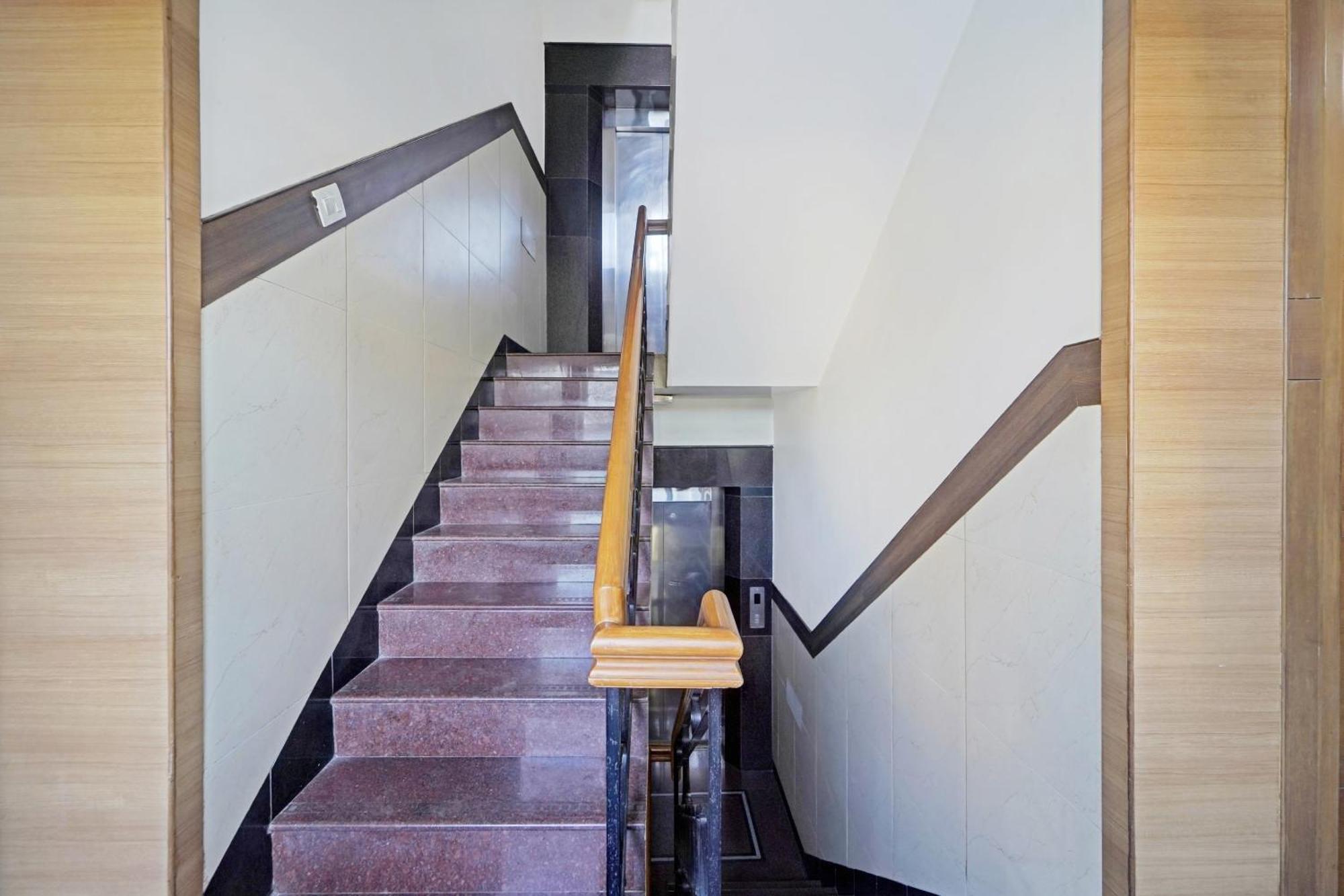 Oyo Townhouse 850 The Redfox Near Us Consulate 3*