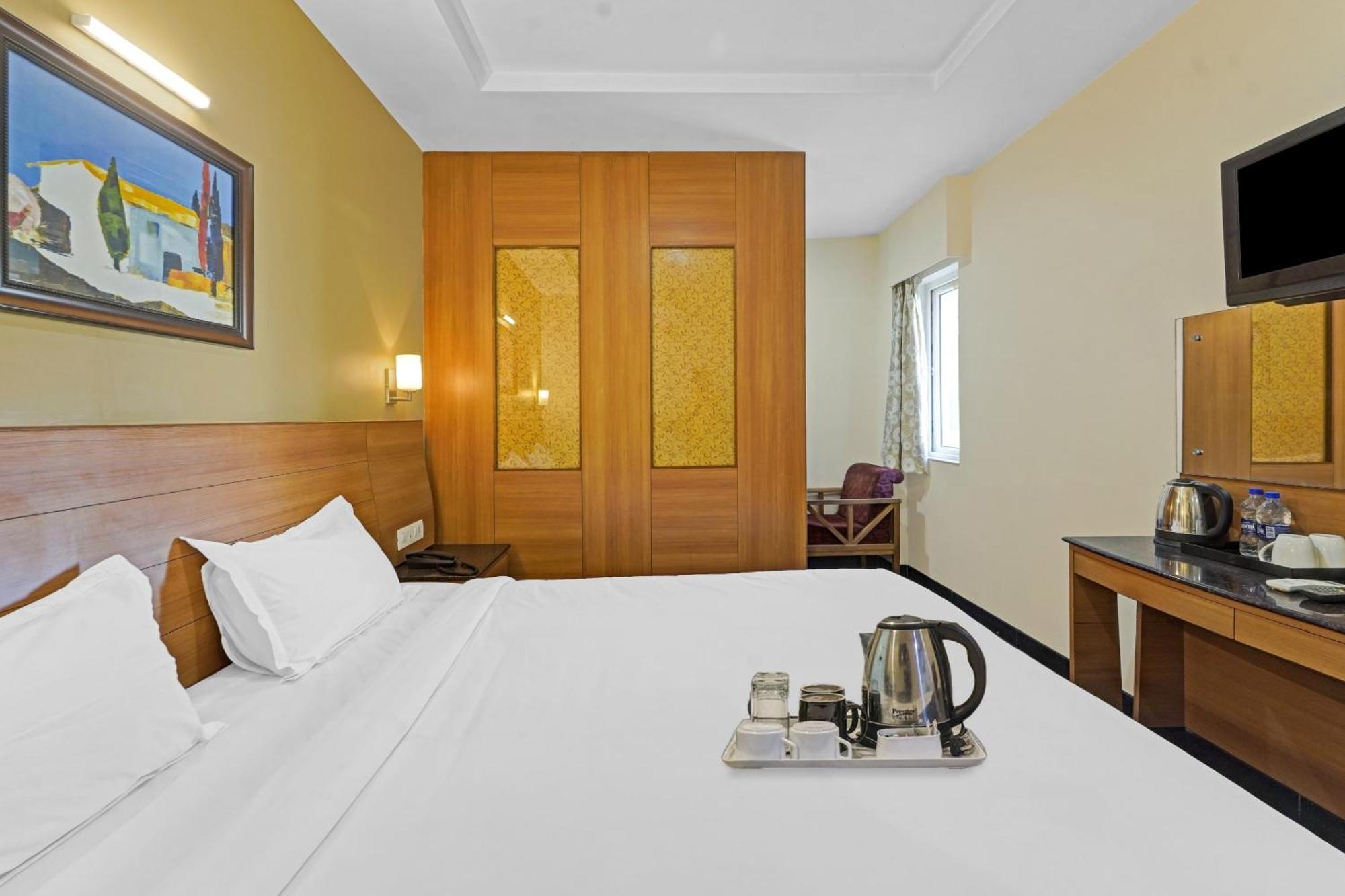Oyo Townhouse 850 The Redfox Near Us Consulate 3* Chennai