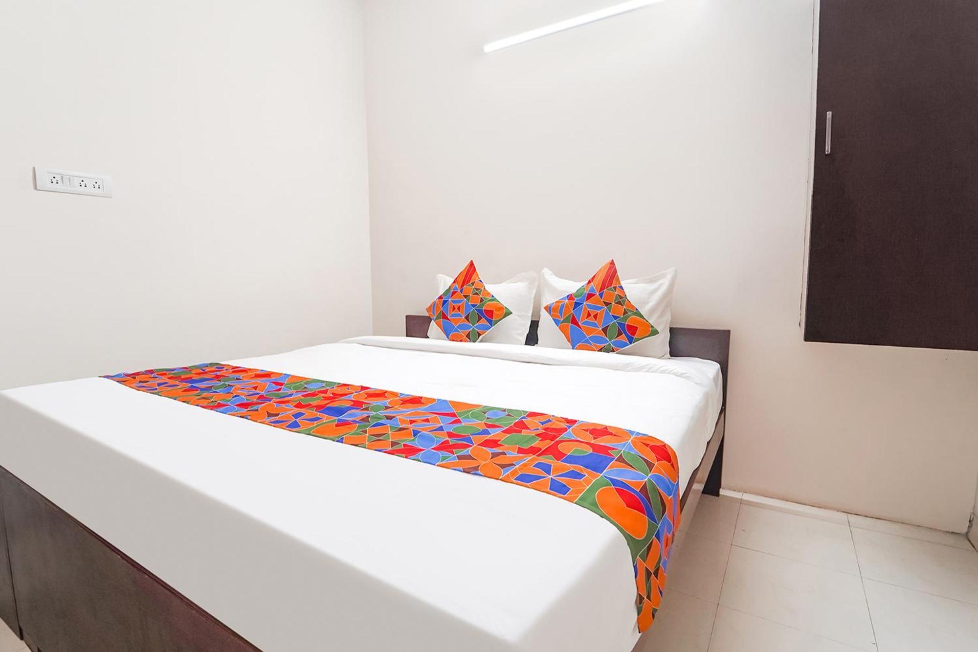 Fabexpress Epic Residency - Nr Dlf It Park & Trade Center 3*
