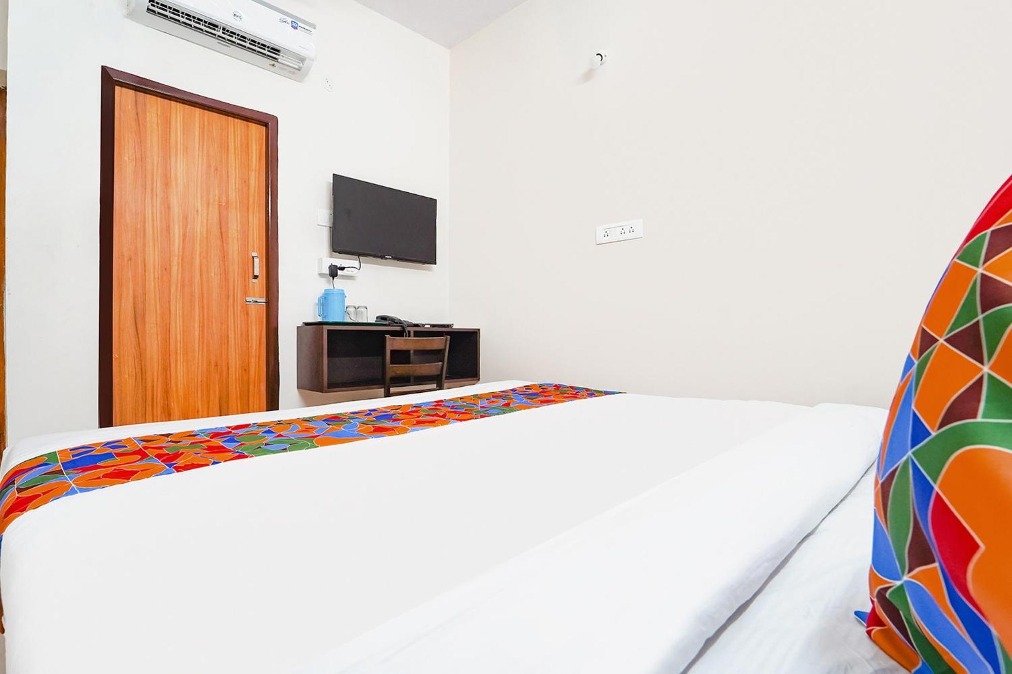 Fabexpress Epic Residency - Nr Dlf It Park & Trade Center