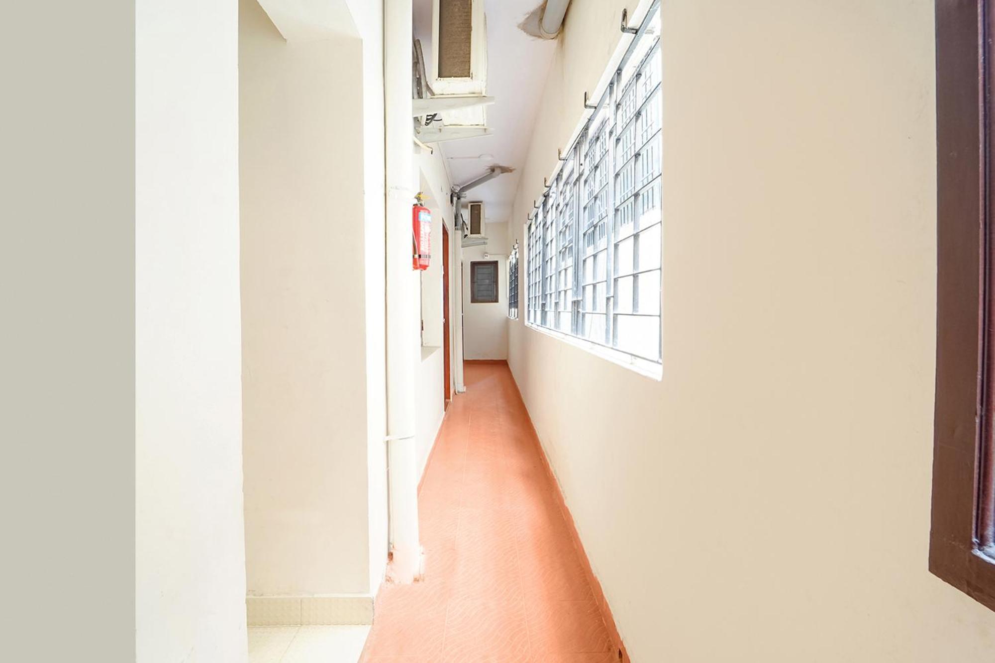 Fabexpress Epic Residency - Nr Dlf It Park & Trade Center Chennai