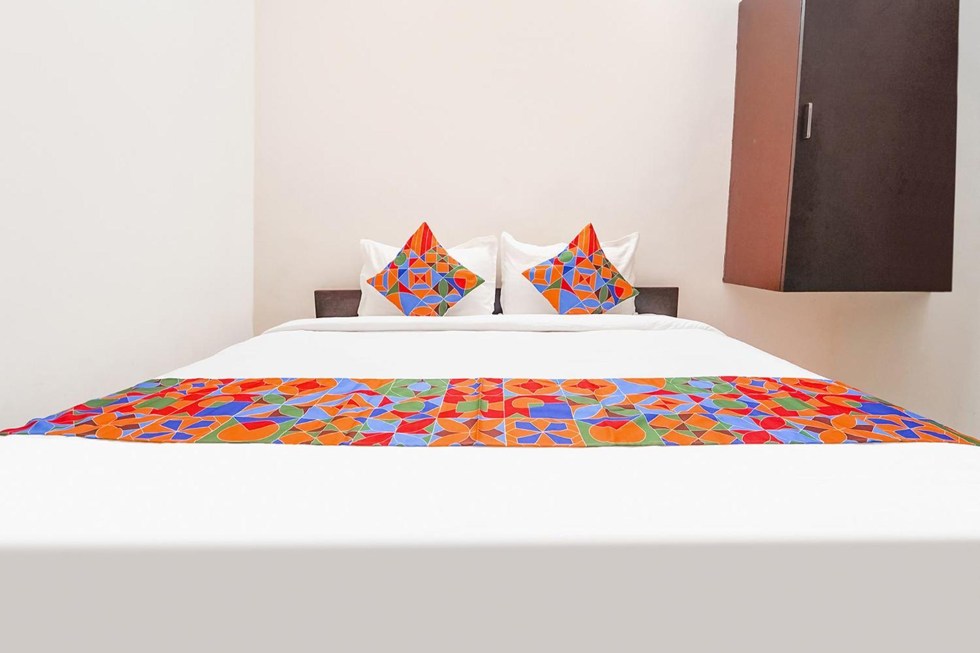Fabexpress Epic Residency - Nr Dlf It Park & Trade Center Hotel