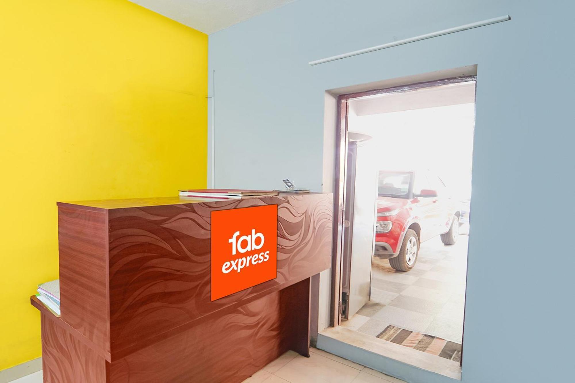Fabexpress Epic Residency - Nr Dlf It Park & Trade Center Hotel