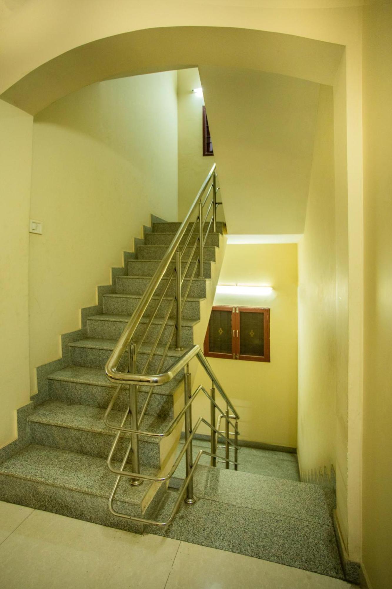 Hotel Its South East Residency