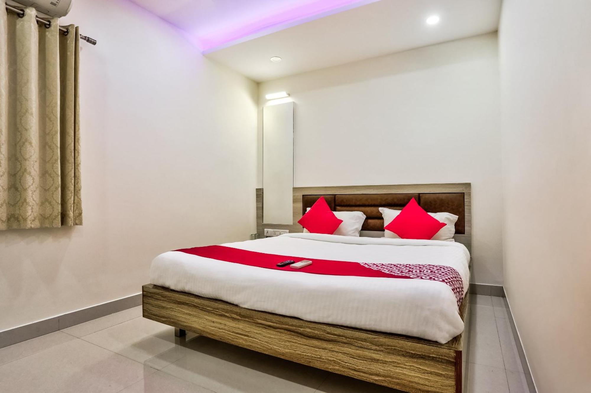Hotel Oyo Manvaar 4*
