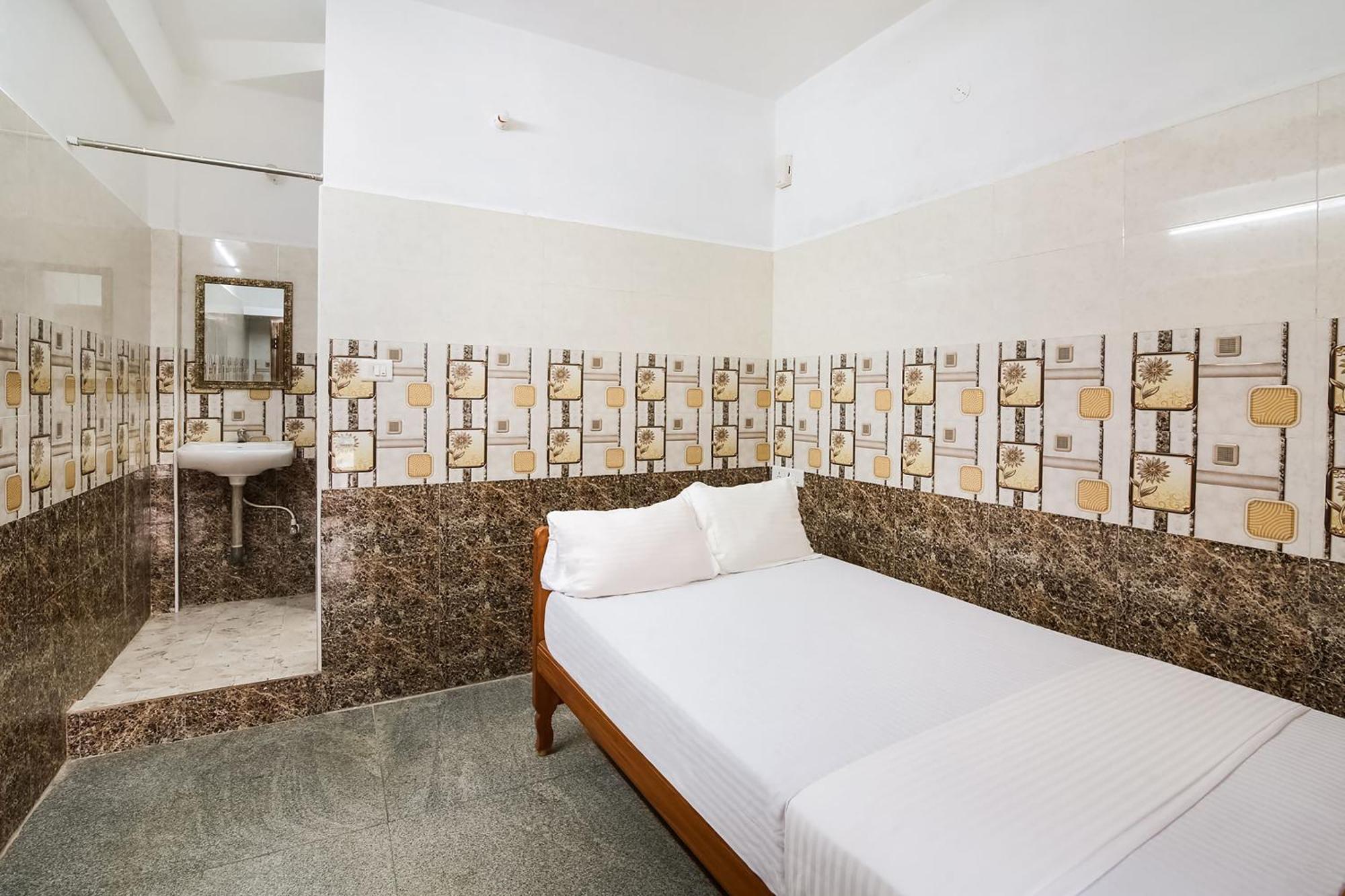 O Thirugnanasamandham Hotel 2*