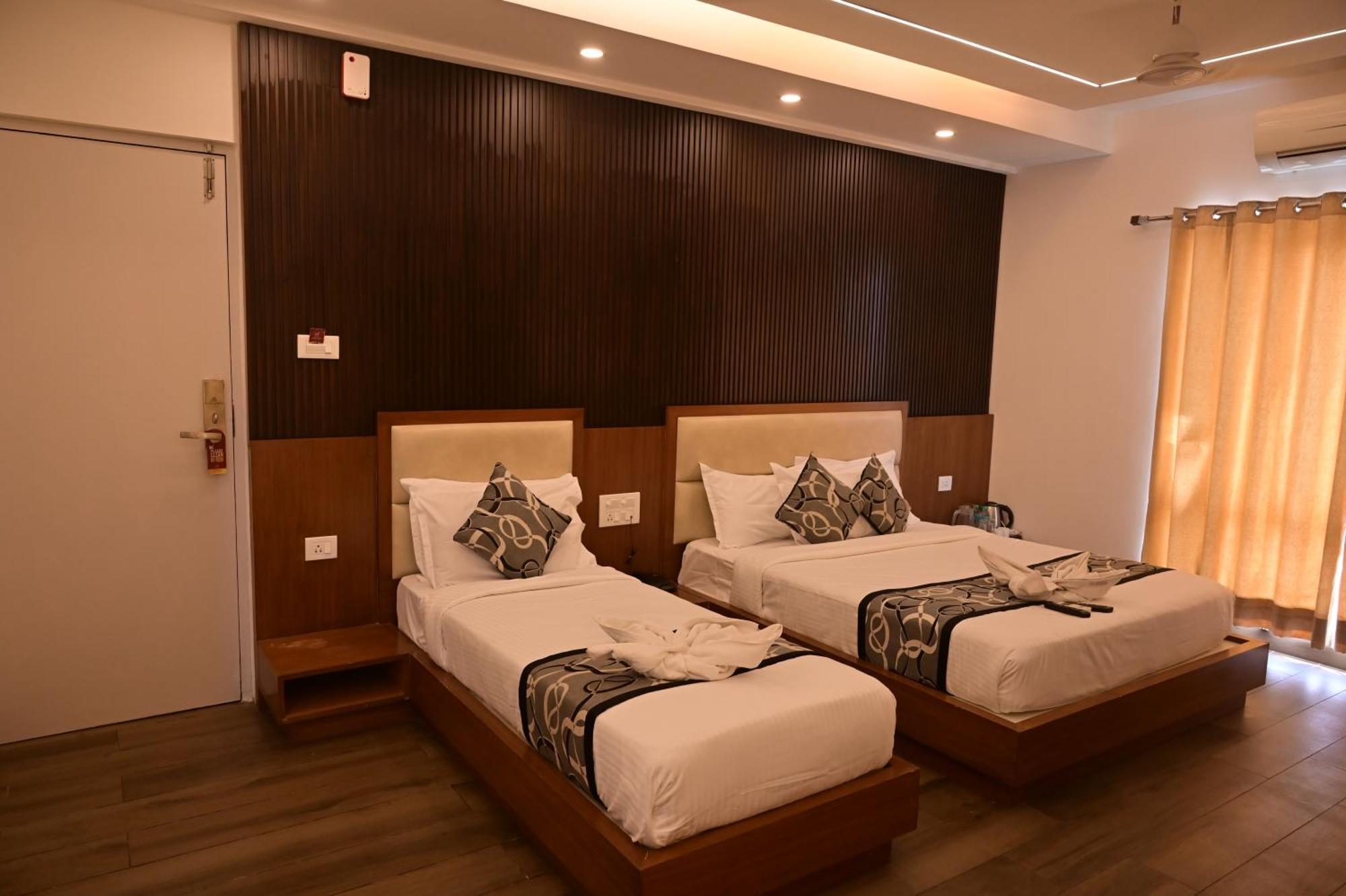 Grand Cascade Hotel 3*