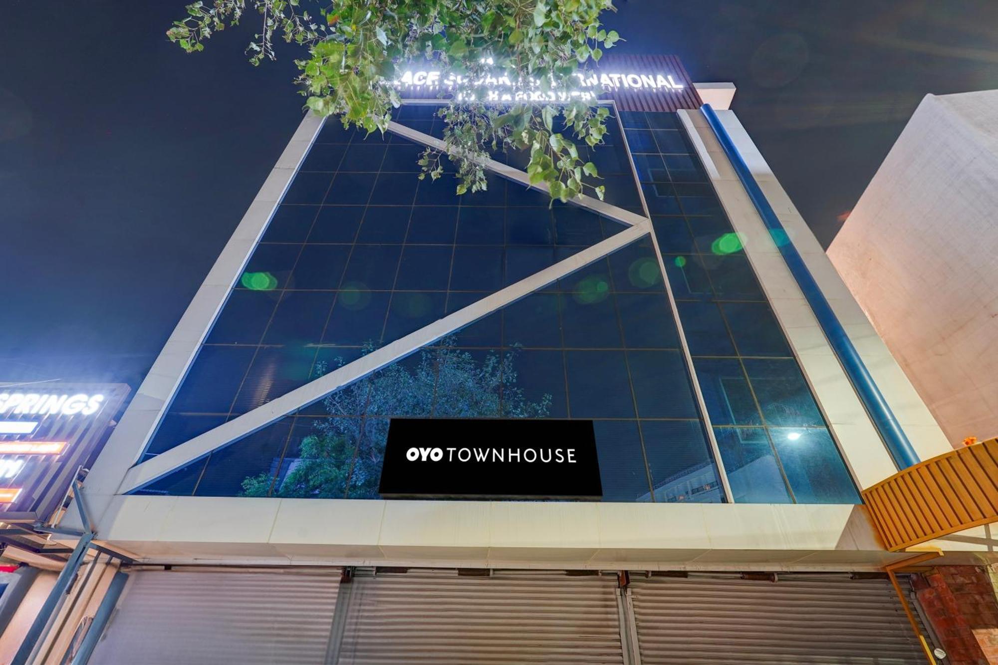Townhouse Oriental Hotel