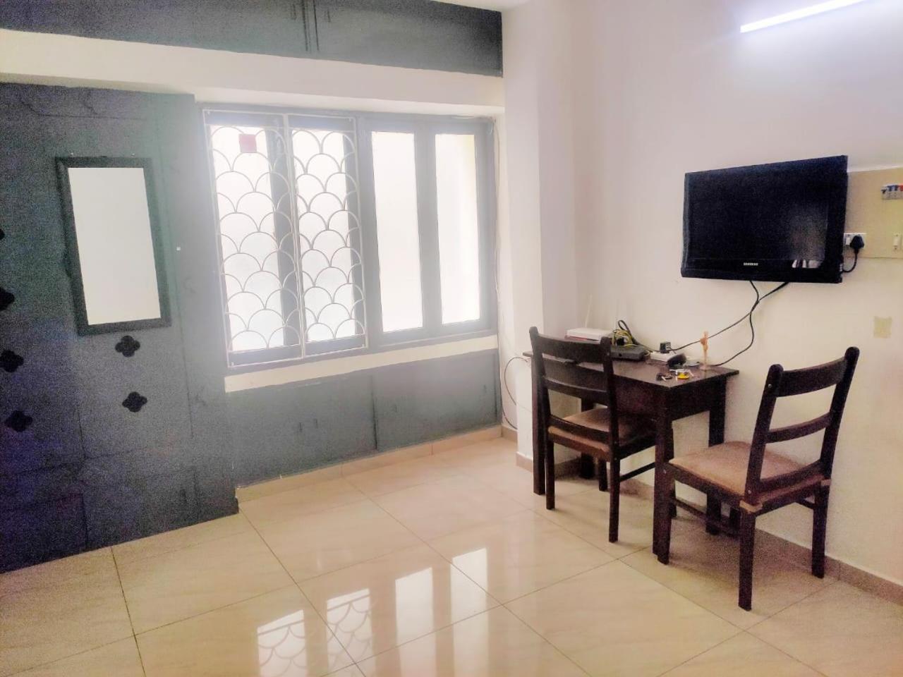 Teynampet, Appolo Cancer Hospital,chennai Apartment *