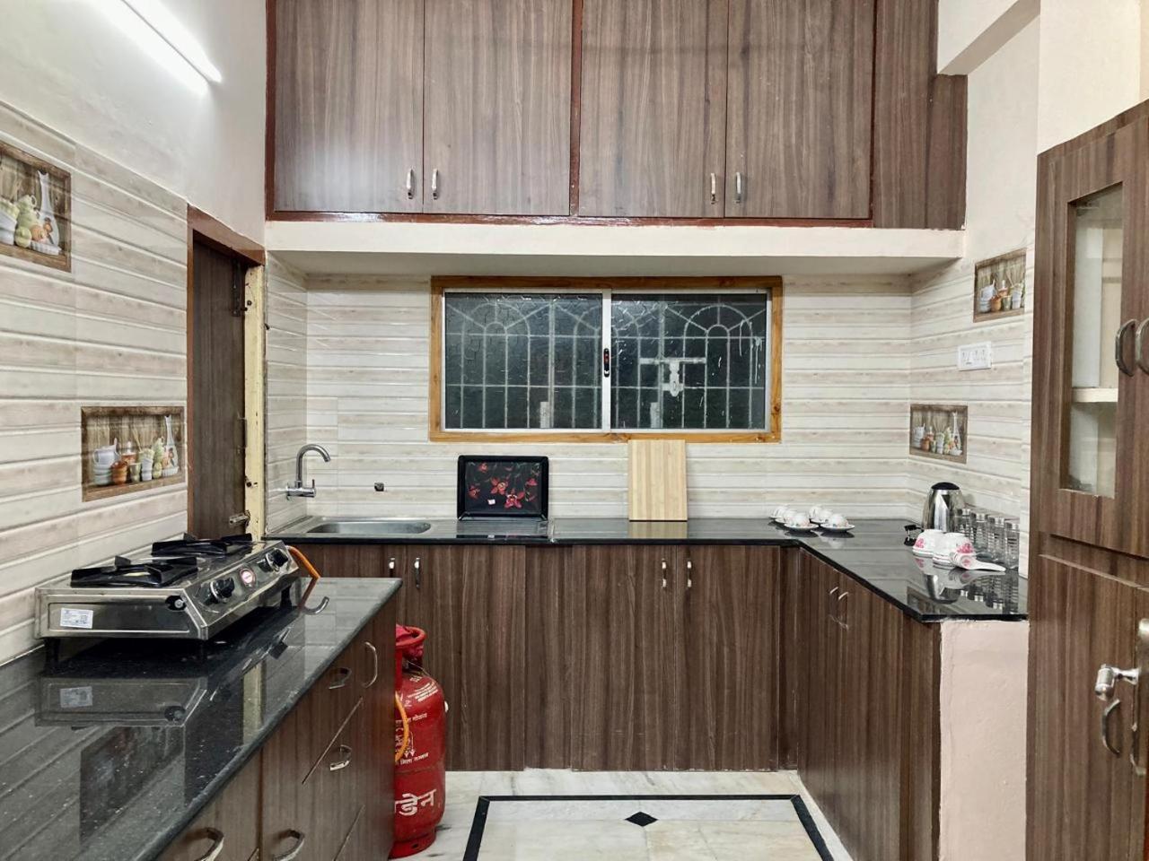 Good Mount Road Egmore Apartment *