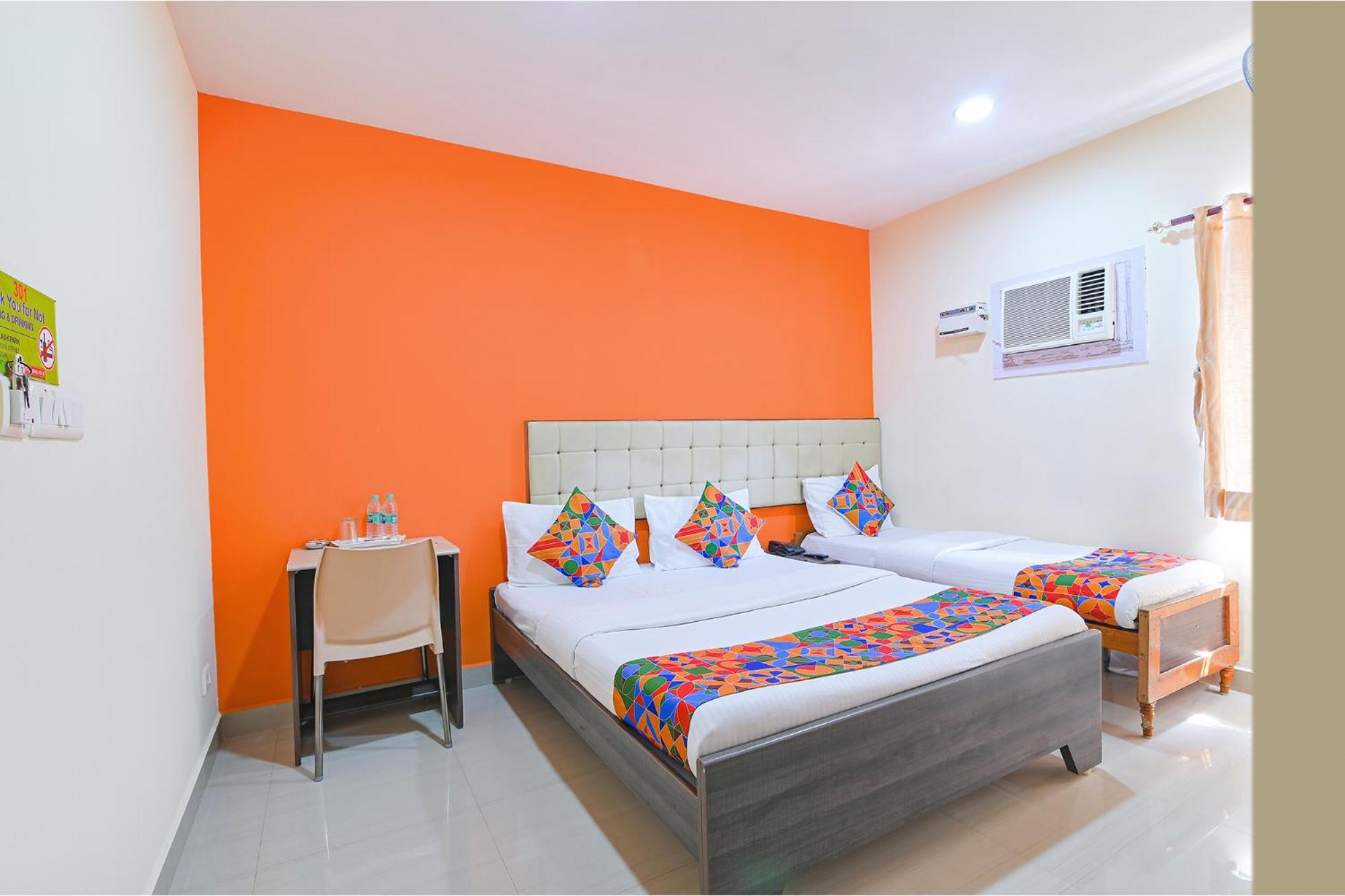 Fabhotel Vrj Residency - Nr Trade Center & St Thomas Mount Hotel 3*