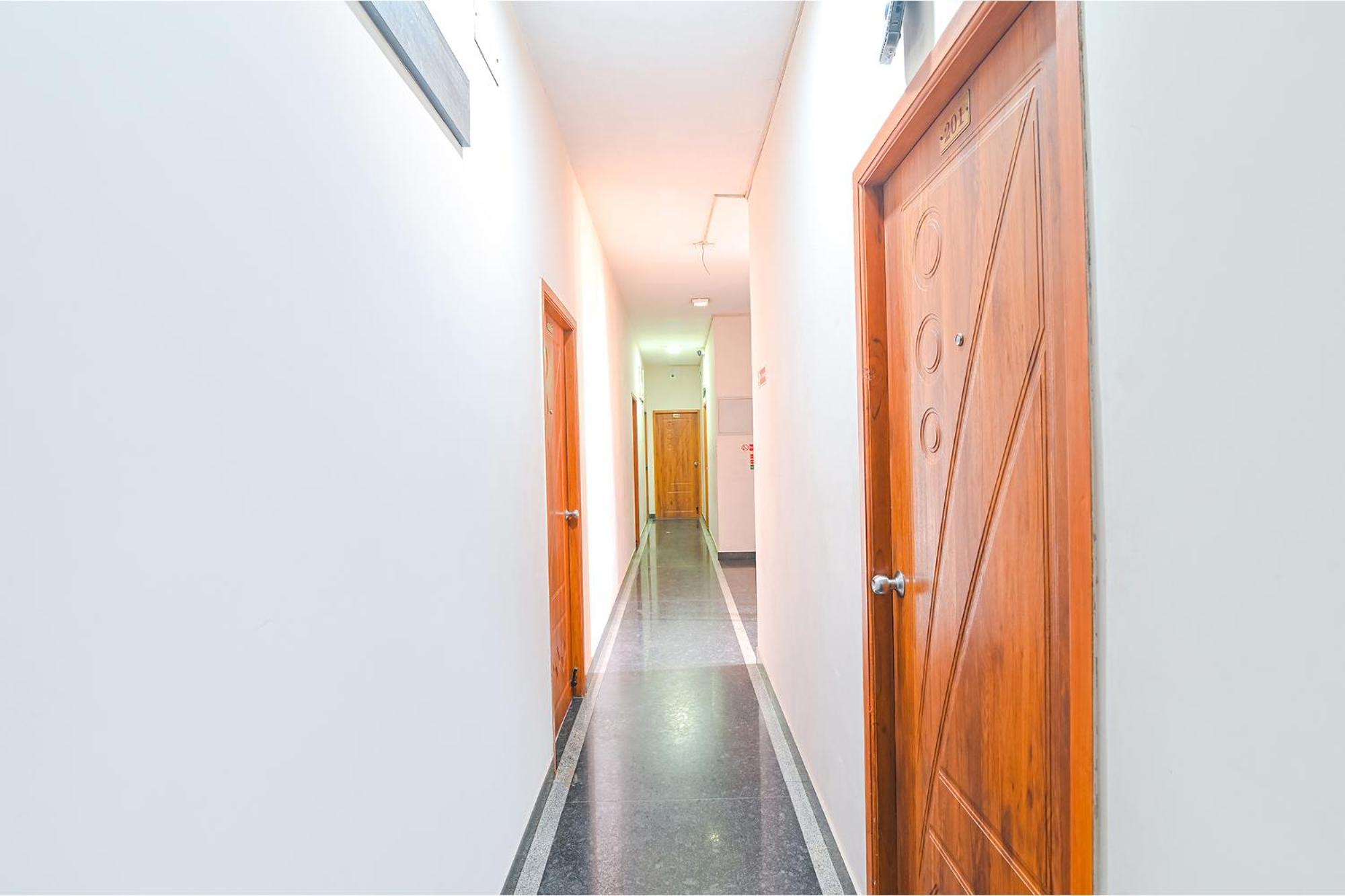 Fabhotel Vrj Residency - Nr Trade Center & St Thomas Mount Chennai